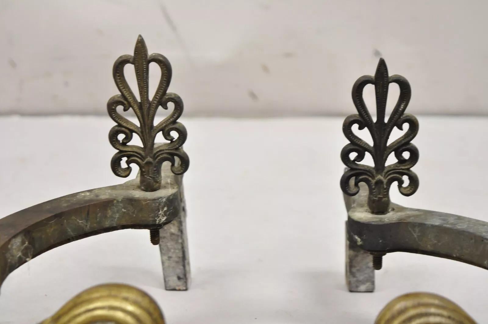 Antike französische Empire-Kamin-Feuerböcke aus Bronze mit Urnenaufsatz und Pfotenfüßen, Paar im Angebot 5