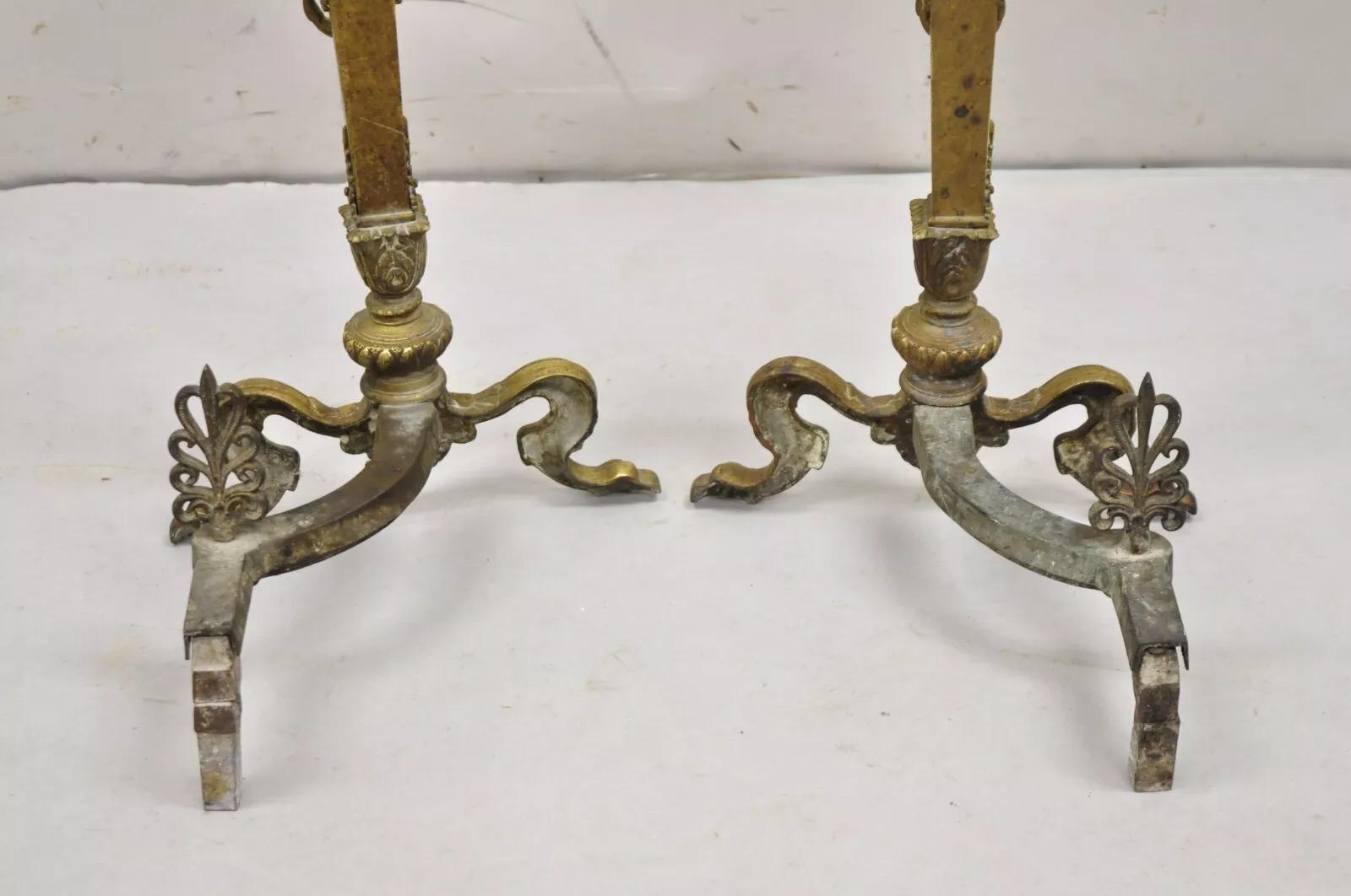 Antike französische Empire-Kamin-Feuerböcke aus Bronze mit Urnenaufsatz und Pfotenfüßen, Paar im Angebot 4