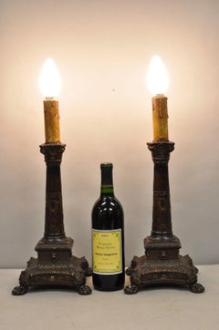 Antique French Empire Braun bemalte Säule Kleine Metalltischlampen - ein Paar
