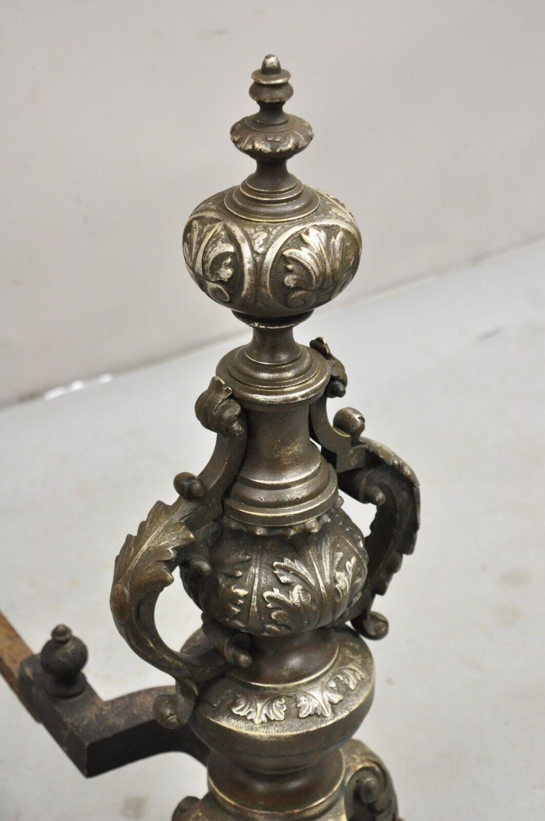 Antiguos Andirones Imperio Francés de Hierro Fundido y Bronce Plateado - un Par en venta 1