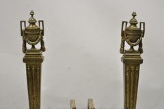 Anciennes chenets Empire français en forme d'urne drapée avec base à piédestal en bronze, une paire