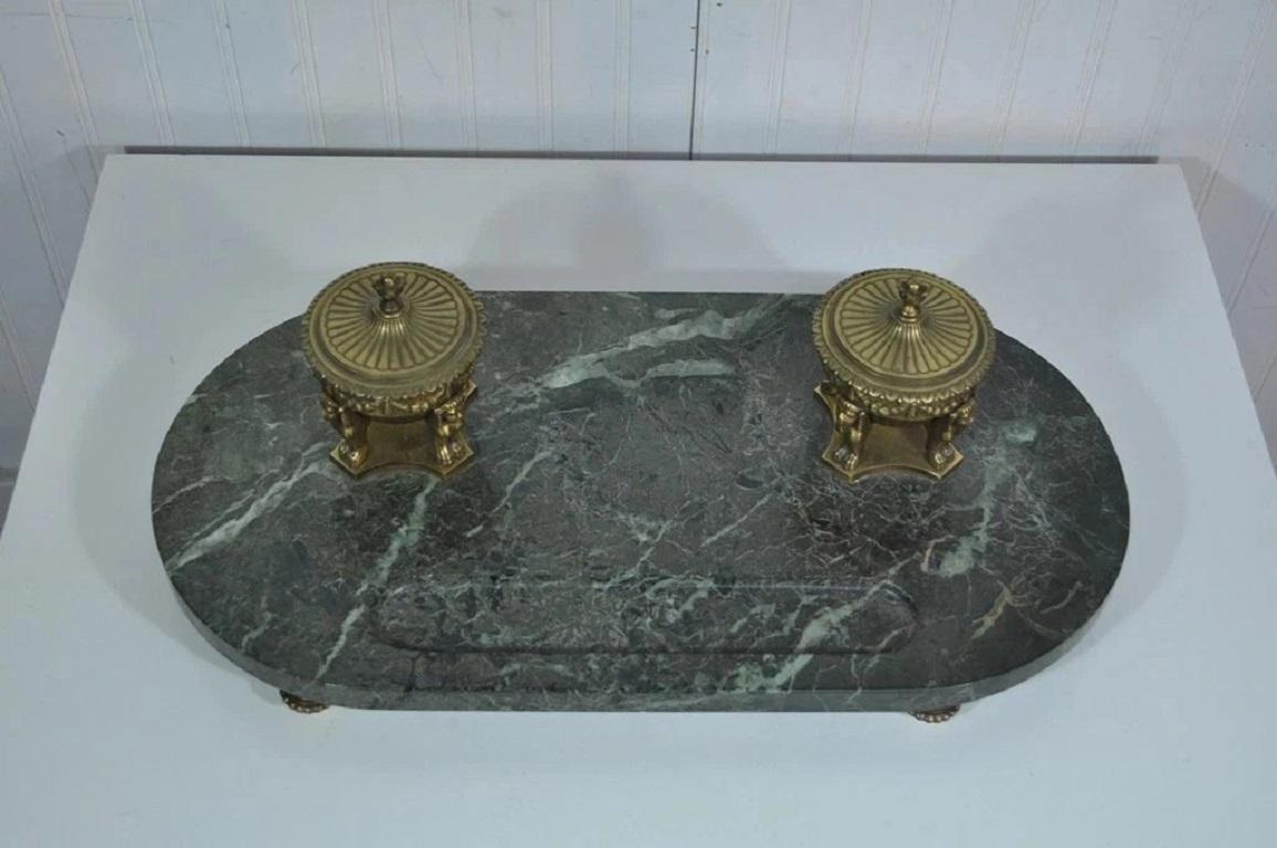 Antique French Empire Figural Bronze Sphinx Green Marble Desk Top Double Inkwell Bon état - En vente à Philadelphia, PA