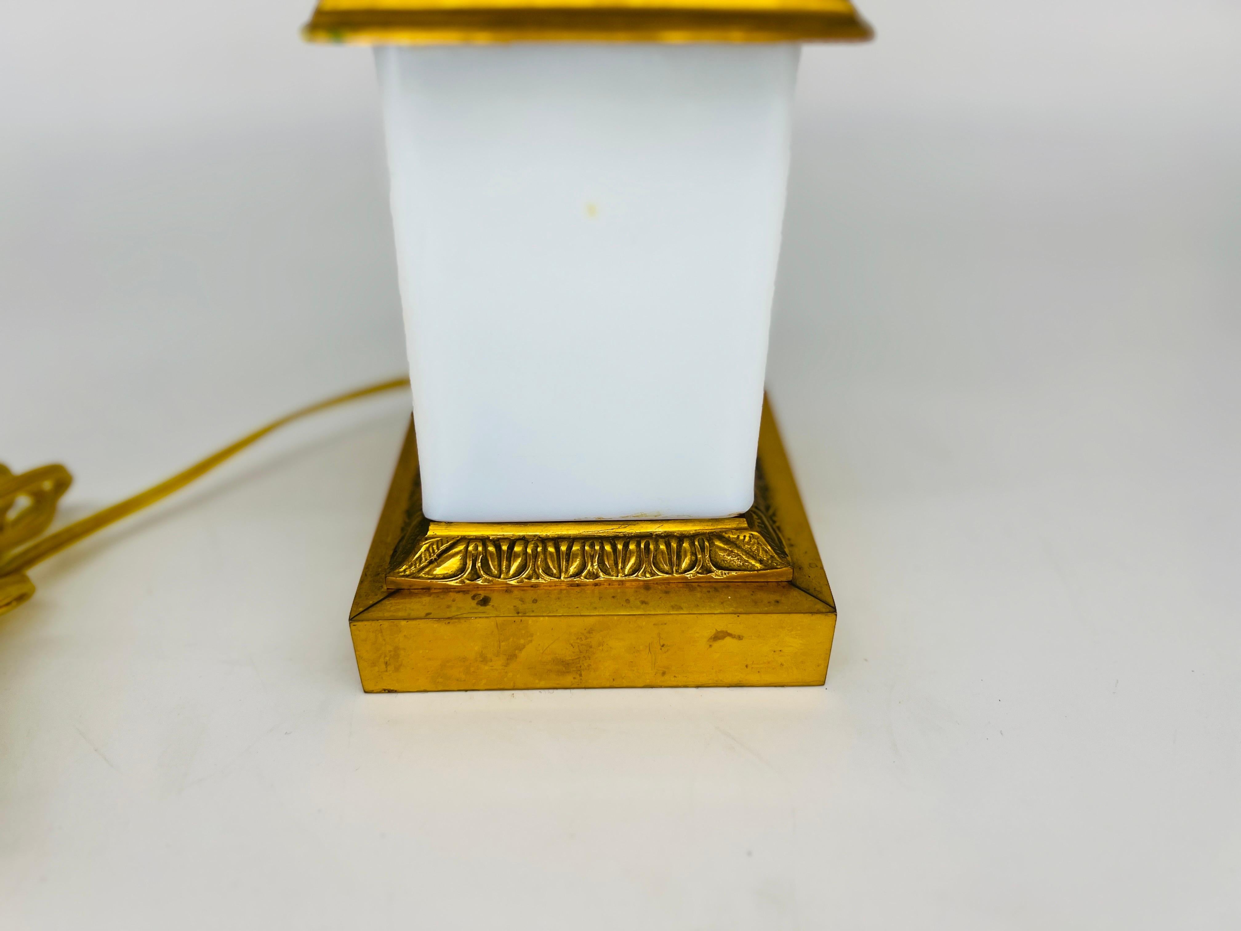 Antique French Empire Gilt Bronze Mounted Opaline Table Lamp In Good Condition For Sale In Atlanta, GA