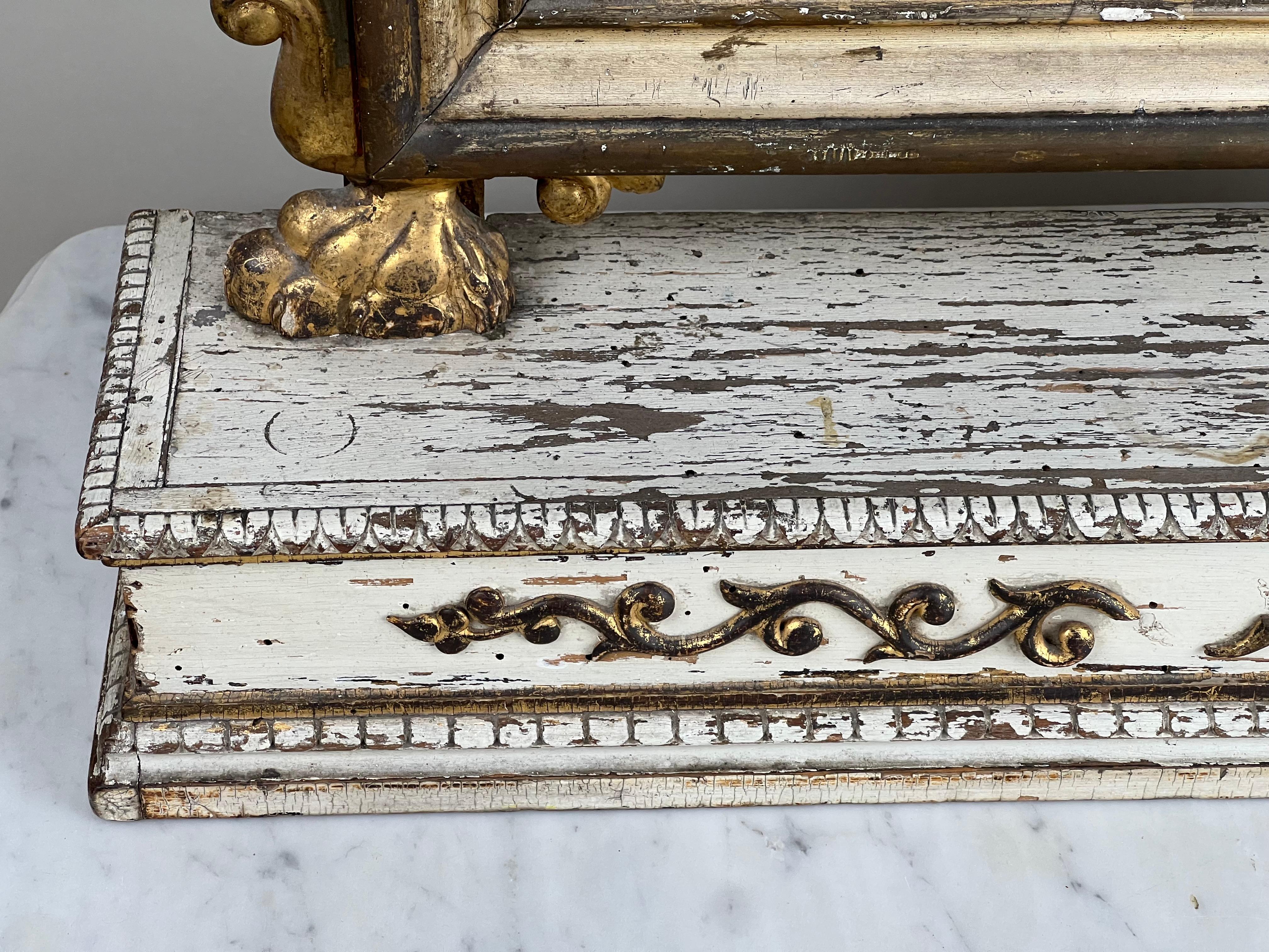 Antiguo espejo de tocador o de mesa de madera dorada del Imperio francés c. Mediados del siglo XIX en venta 3