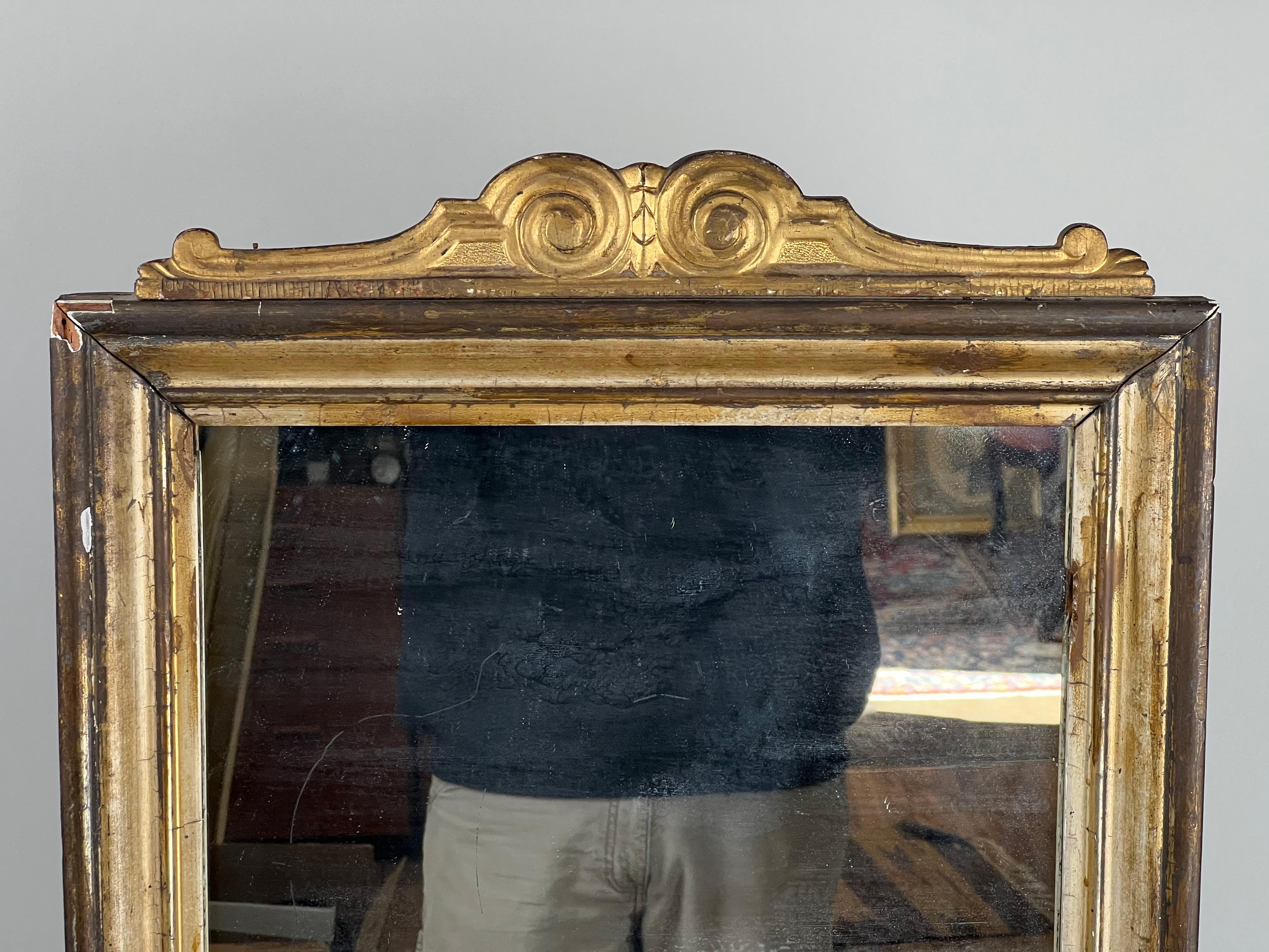 Antiguo espejo de tocador o de mesa de madera dorada del Imperio francés c. Mediados del siglo XIX en venta 4