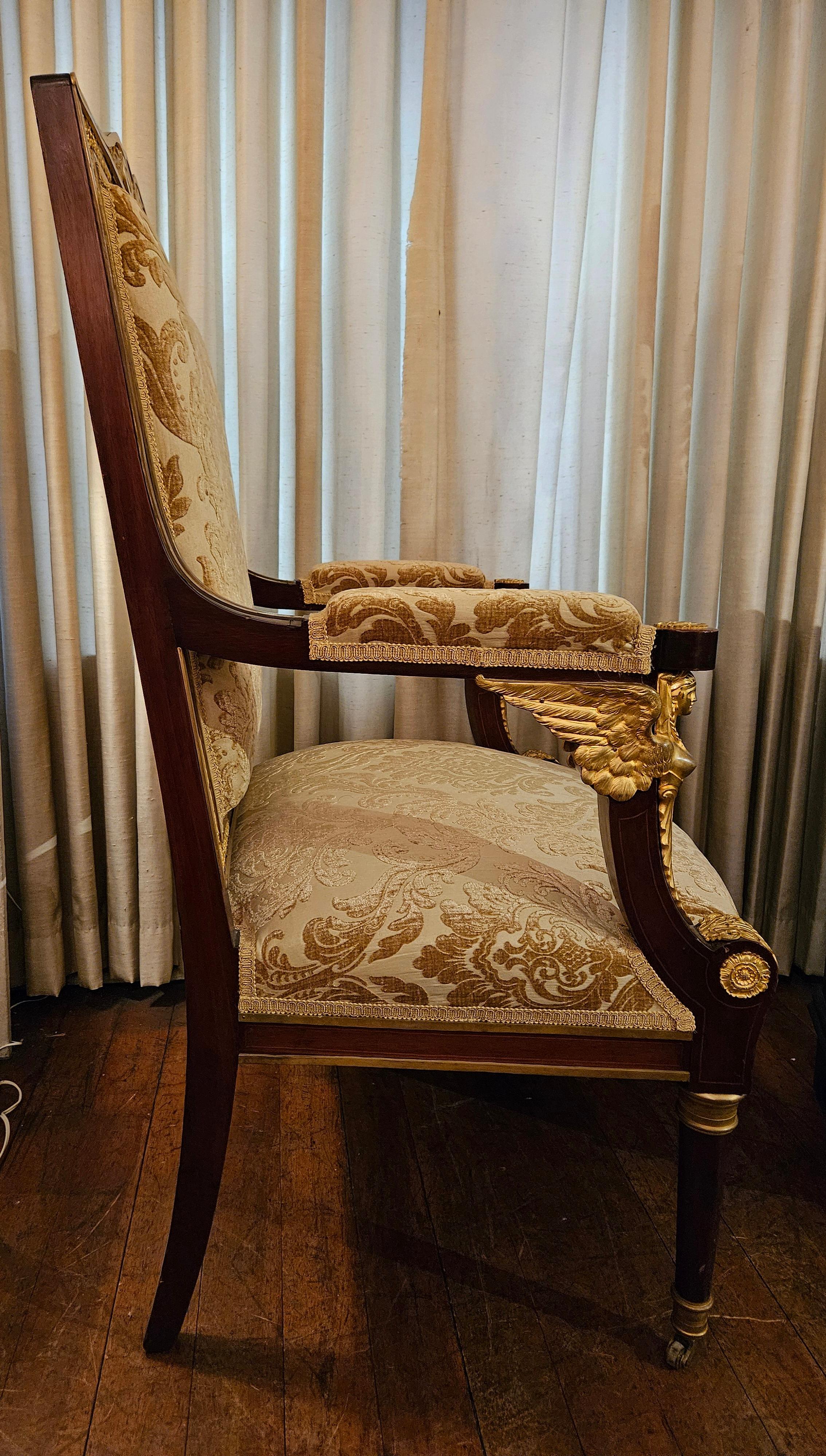 Français Fauteuil Empire français ancien en acajou monté sur bronze doré, Circa 1880-1890. en vente