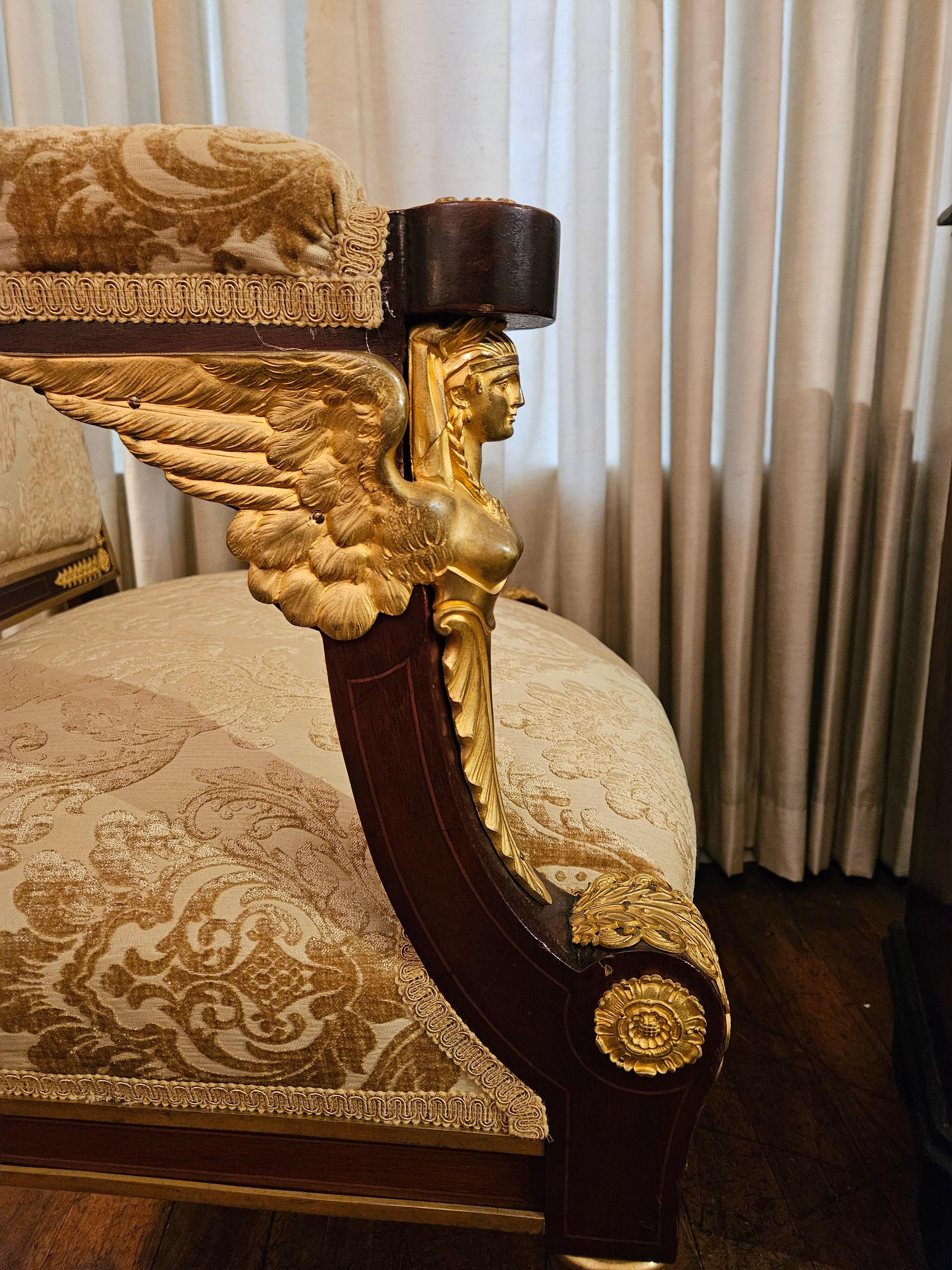 XIXe siècle Fauteuil Empire français ancien en acajou monté sur bronze doré, Circa 1880-1890. en vente