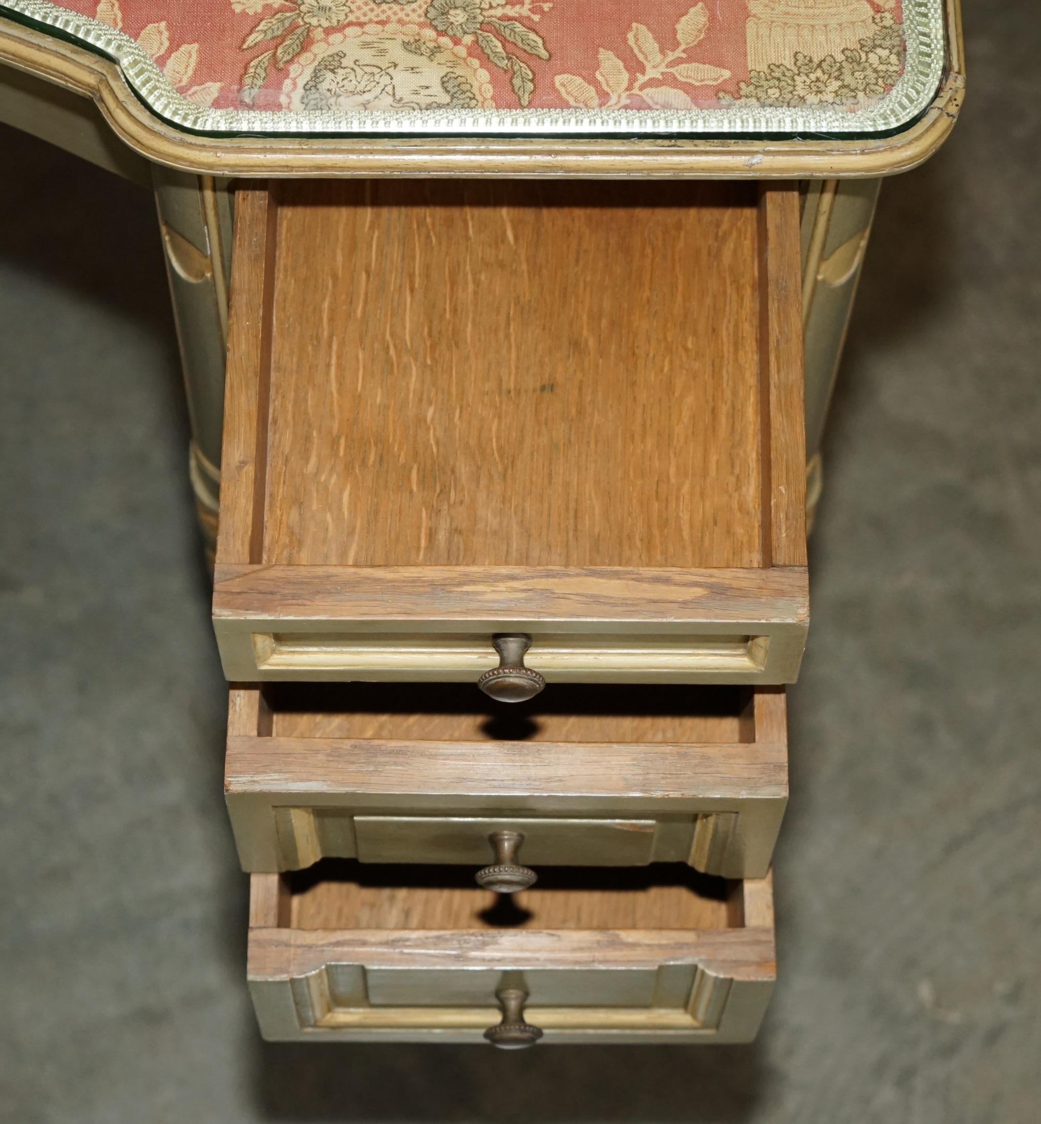 ANTIQUE FRENCH EMPIRE HAND PAINTED 19TH CENTURY DRESSING TABLE + TRi FOLD MIRROR For Sale 10