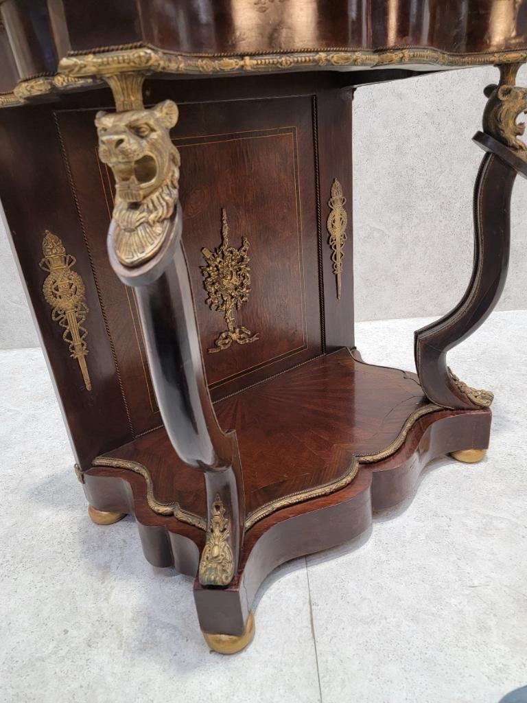 Antique French Empire Lion’s Head Ormolu Serpentine Console Table w/ Marble Top In Good Condition For Sale In Chicago, IL