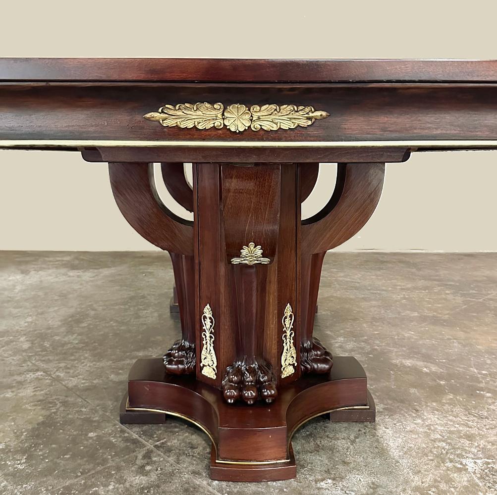 Ancienne table de conférence de style Empire français à double piédestal en vente 3