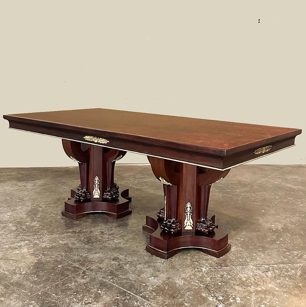 Antique French Empire Caoba Doble Pedestal Comedor ~ Mesa de Conferencia en Bueno estado para la venta en Dallas, TX