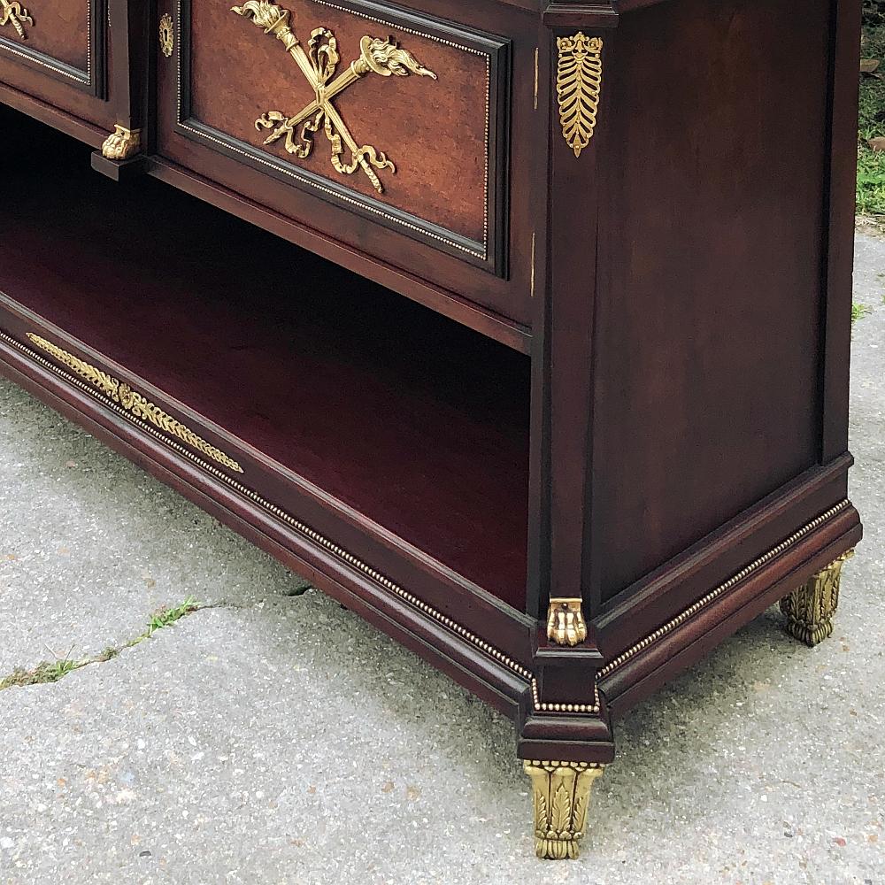 Ancien buffet Empire français en acajou avec plateau en marbre et bronze en vente 1