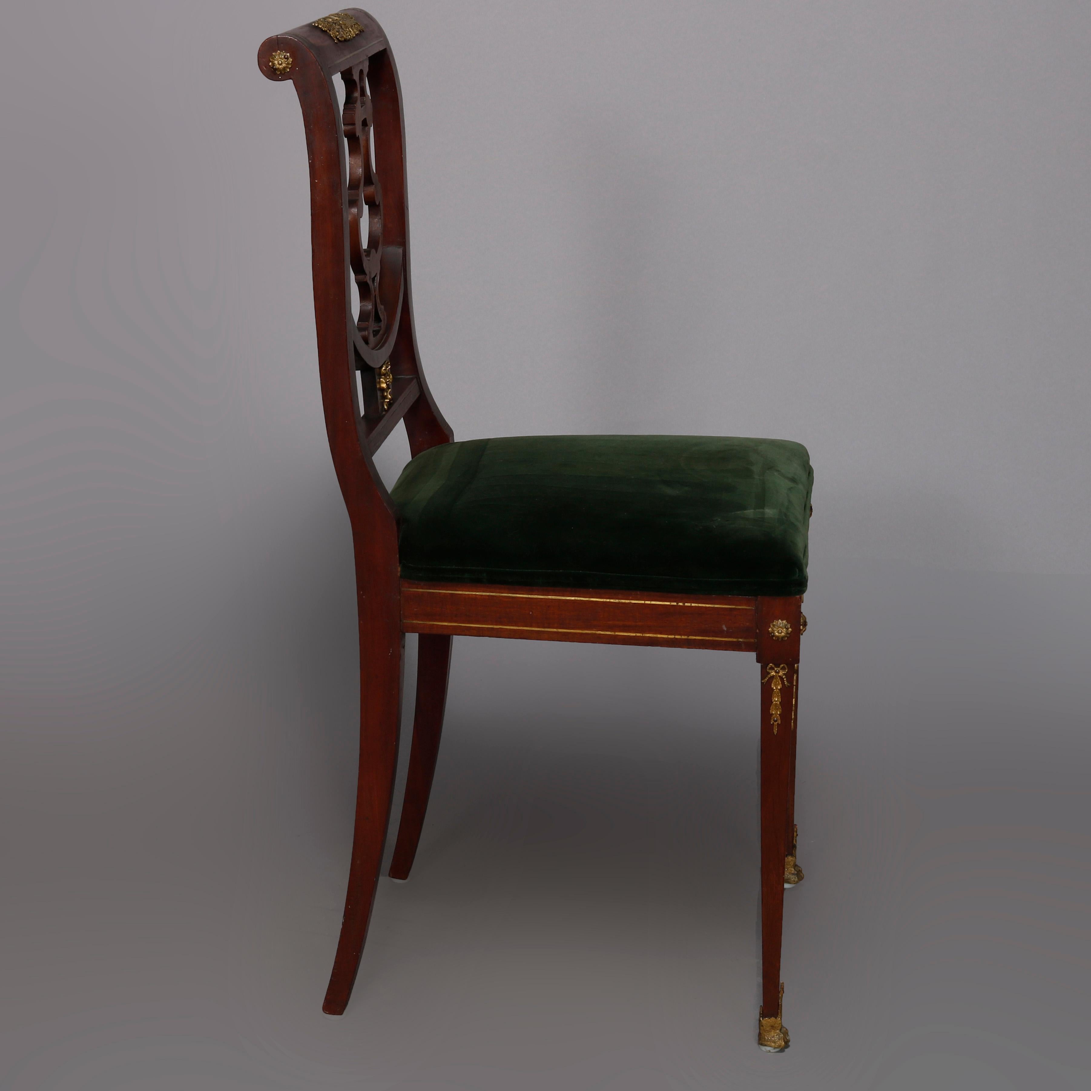 Tissu d'ameublement Ancienne chaise d'appoint en acajou de style Empire français avec montures en bronze doré 19e C en vente