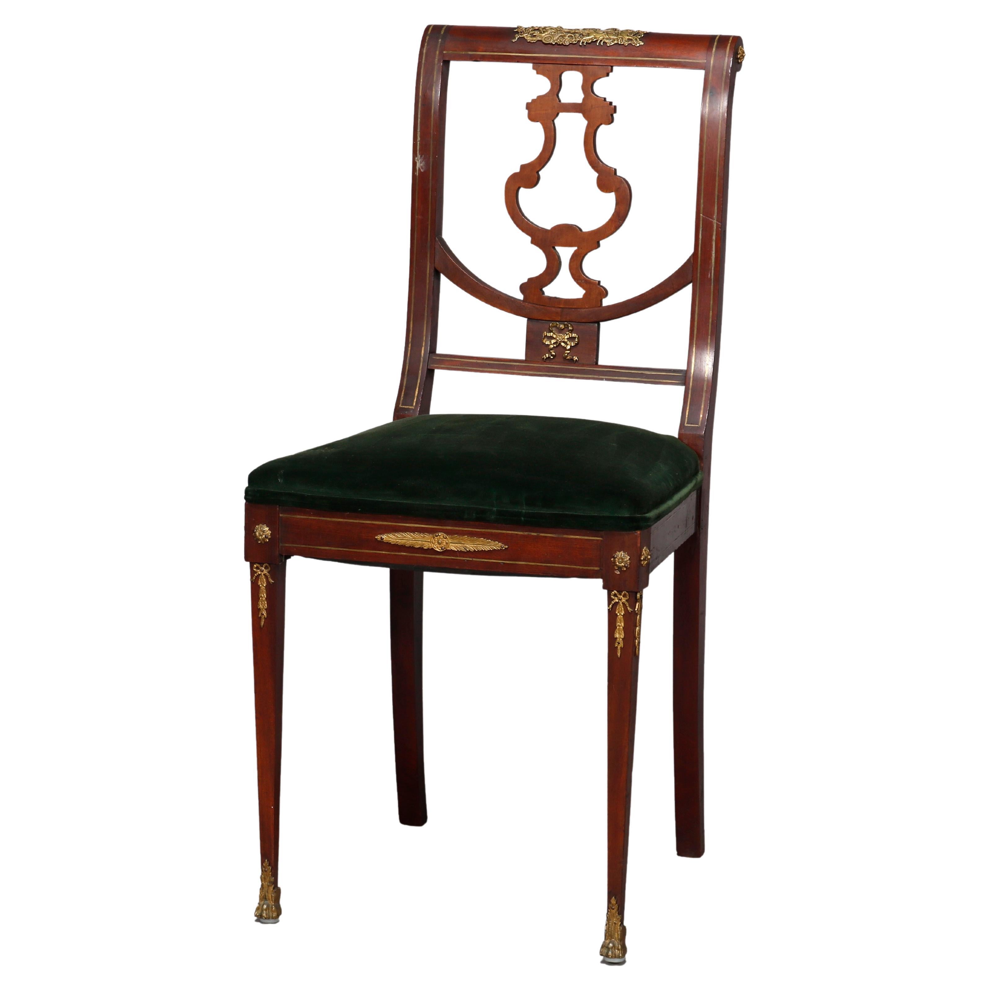 Ancienne chaise d'appoint en acajou de style Empire français avec montures en bronze doré 19e C en vente