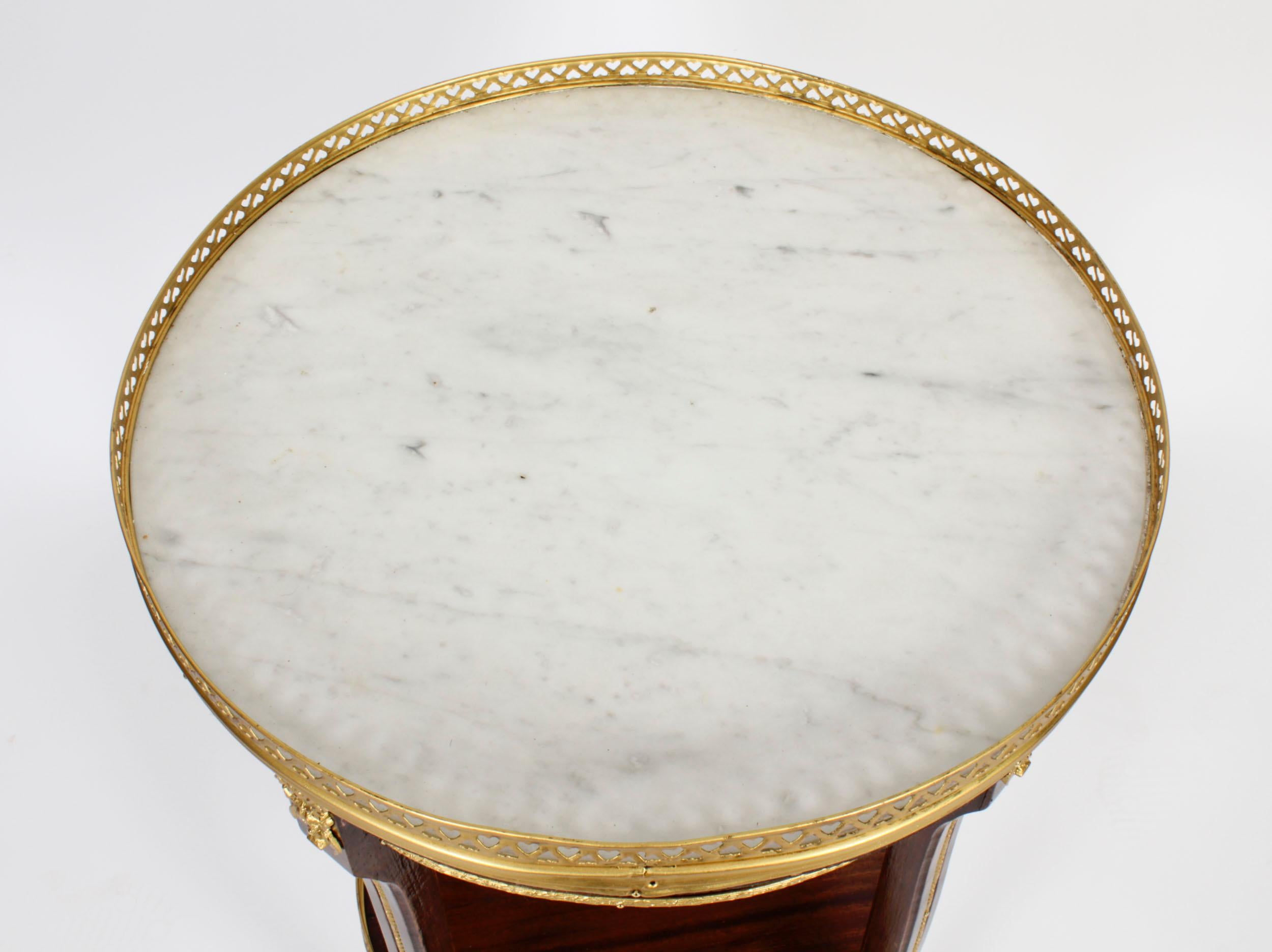 Ancienne table d'appoint Empire en marbre et bronze doré 19ème siècle Bon état - En vente à London, GB