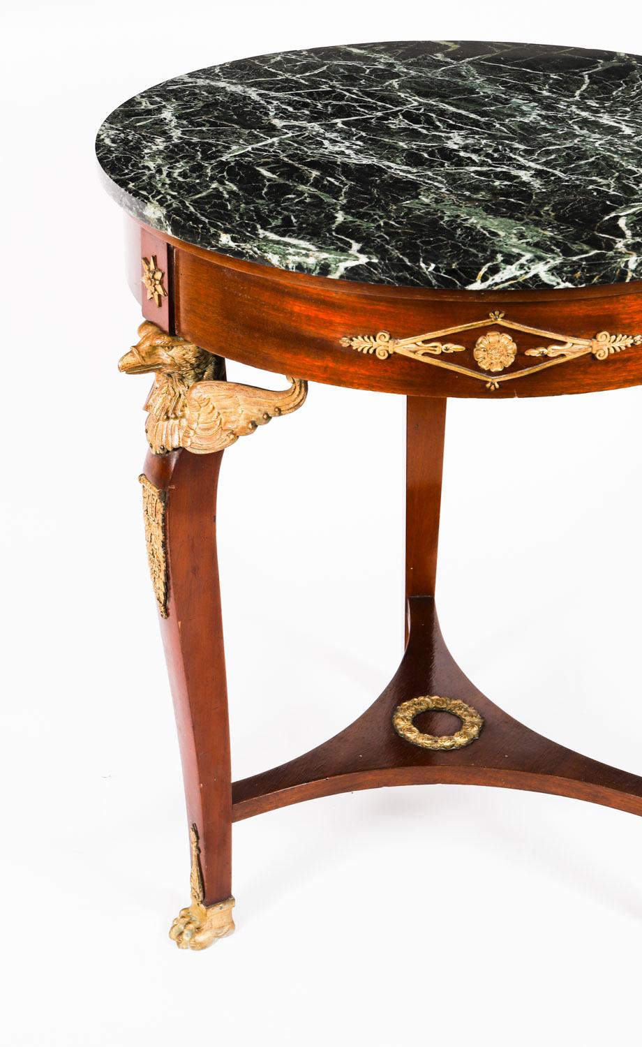 Antique Table d'appoint Empire française en marbre et bronze doré 19ème siècle en vente 6