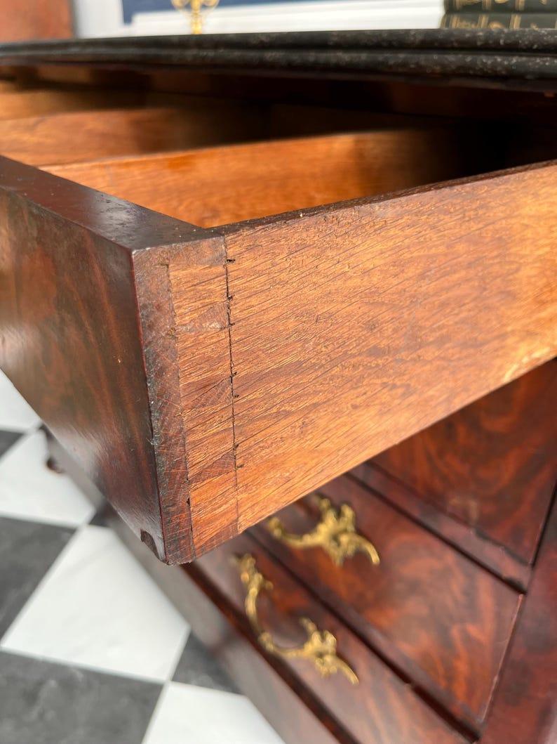 Antique French Empire Marble-Top Mahogany Dresser – 1800s Chest with Gilt Pulls In Fair Condition For Sale In Portsmouth, VA