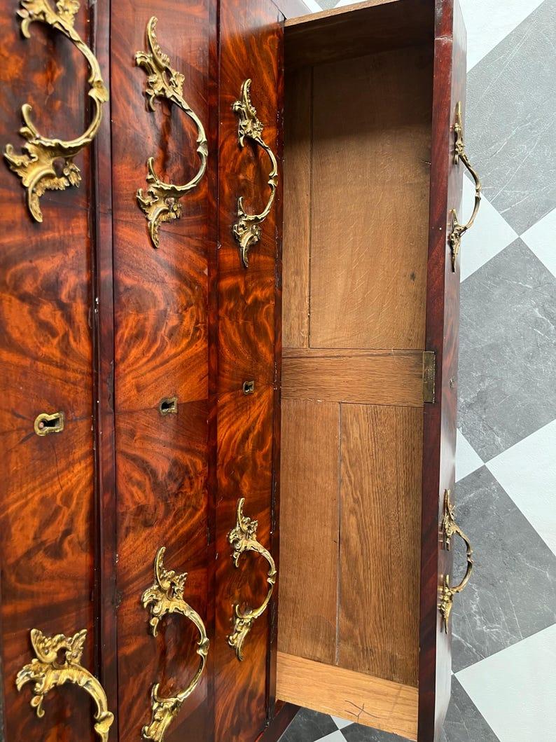 Antique French Empire Marble-Top Mahogany Dresser – 1800s Chest with Gilt Pulls For Sale 3
