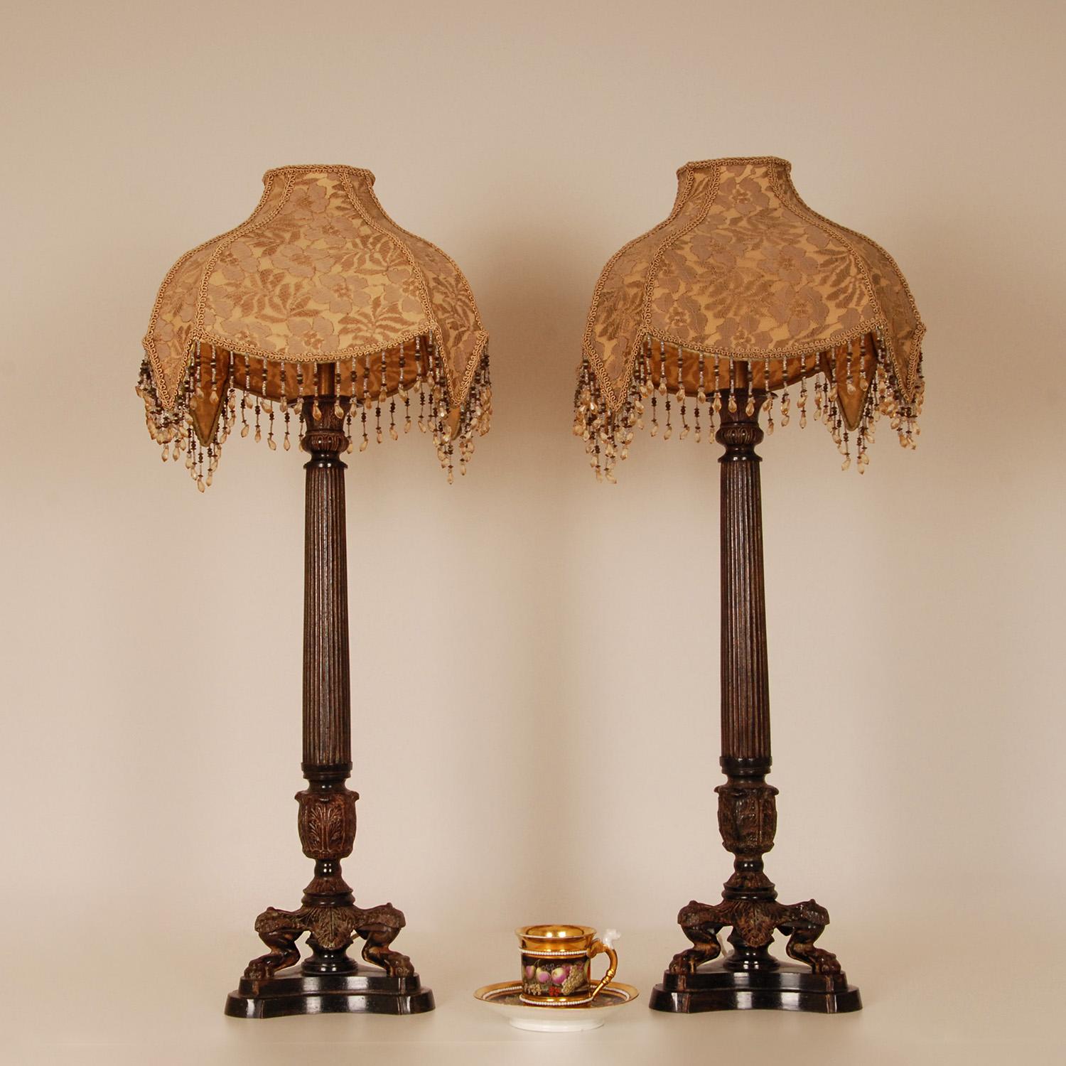 Antike französische Napoleonische Empire-Tischlampen mit Löwentatzen aus Gusseisen, Paar  im Angebot 3