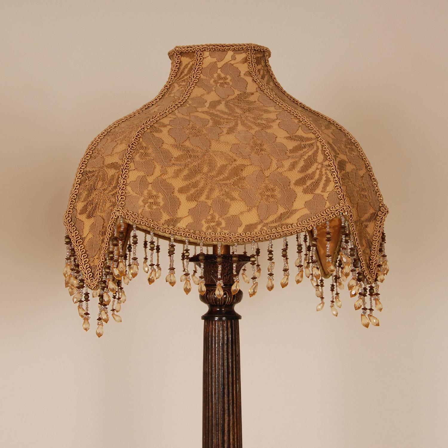 Antike französische Napoleonische Empire-Tischlampen mit Löwentatzen aus Gusseisen, Paar  (Gegossen) im Angebot