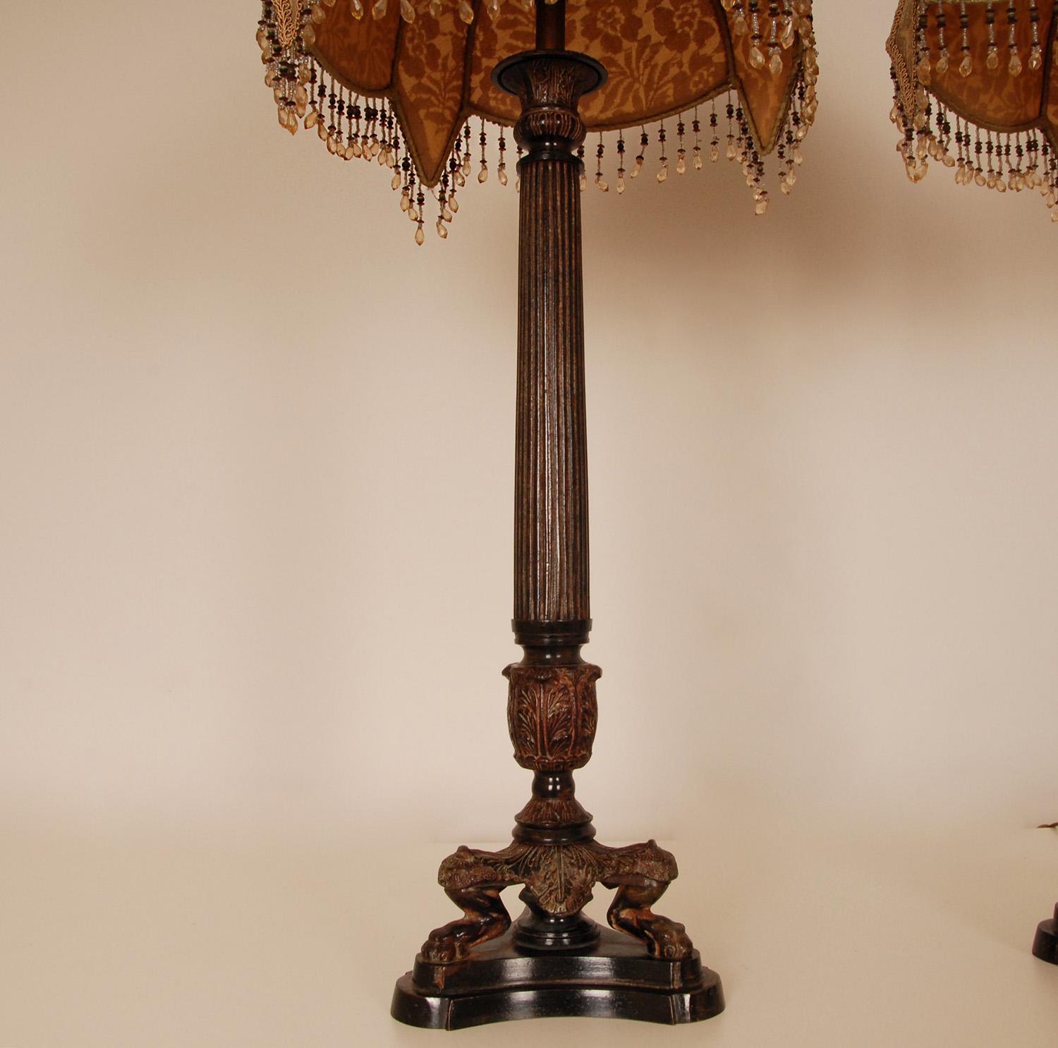 Antike französische Napoleonische Empire-Tischlampen mit Löwentatzen aus Gusseisen, Paar  im Angebot 1