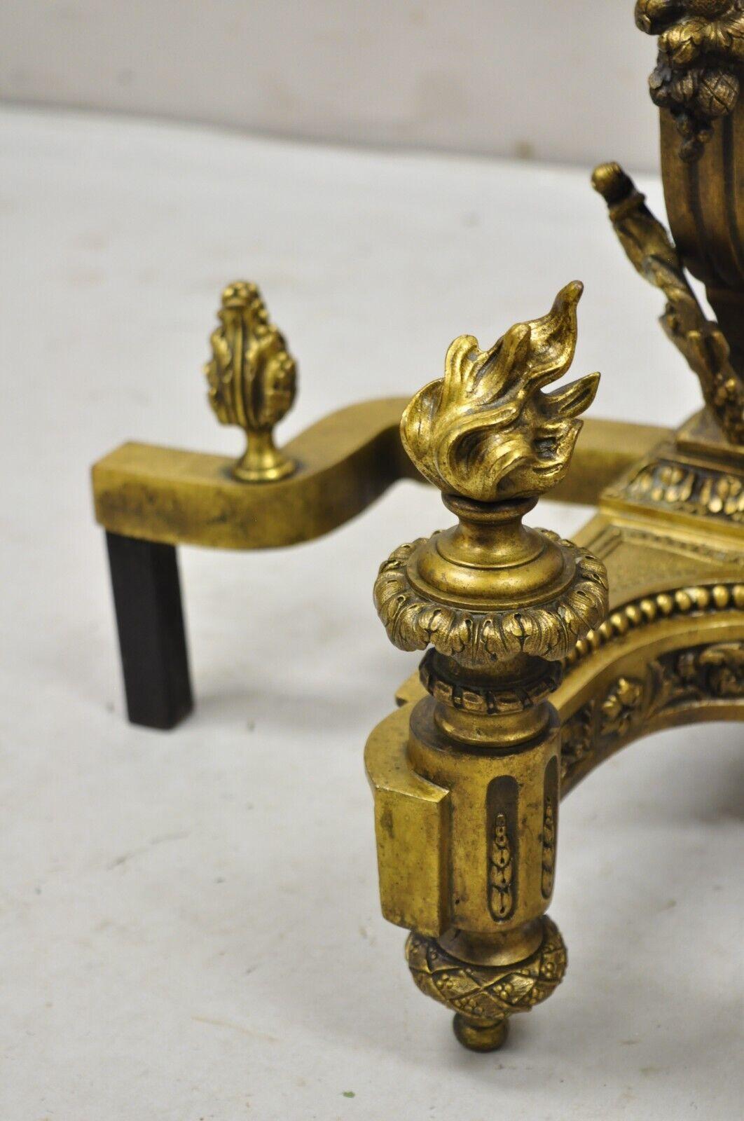 Anciennes chenets de style Empire français néoclassique en bronze figuratif forme de lyre en vente 4