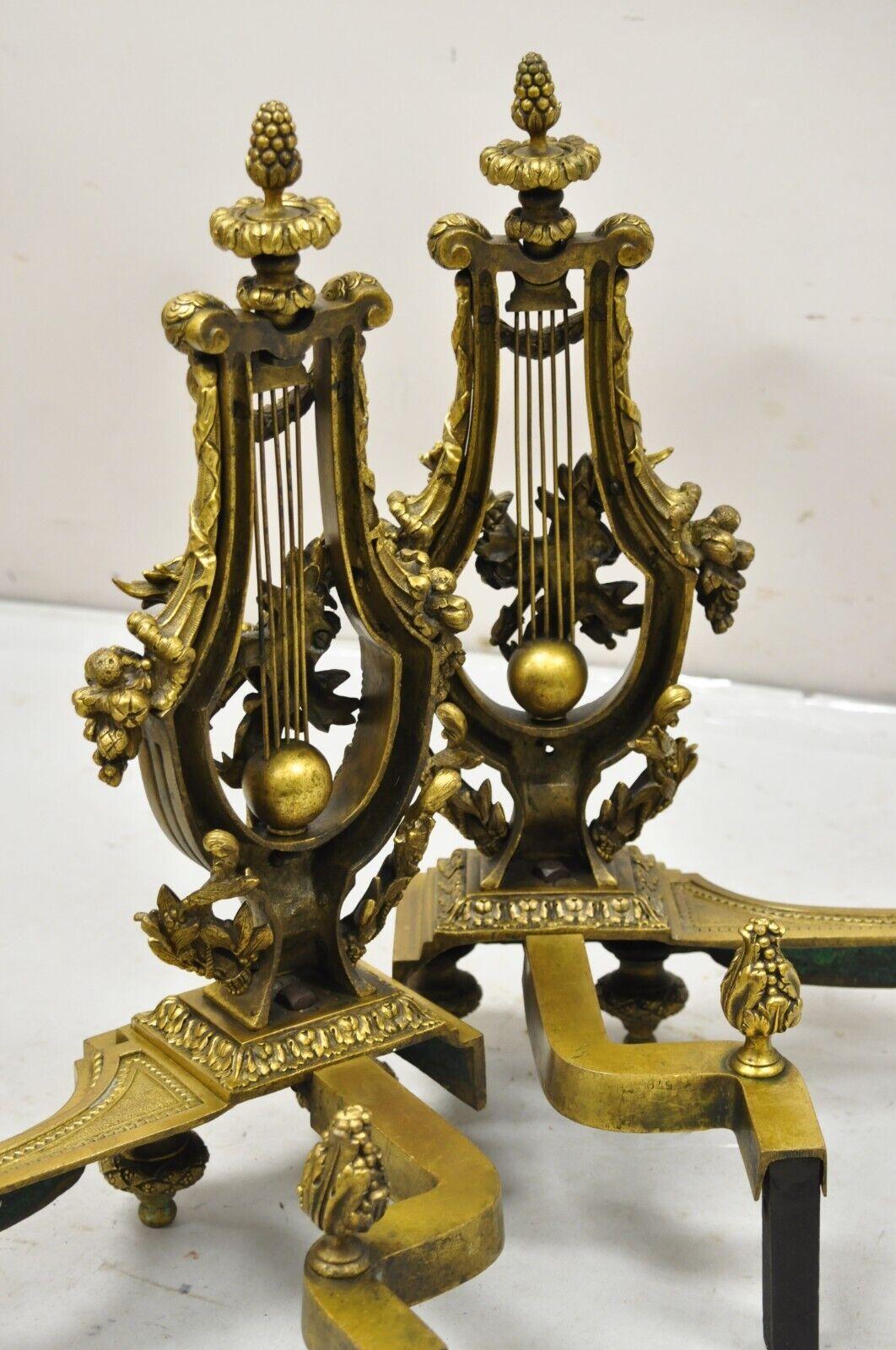 Anciennes chenets de style Empire français néoclassique en bronze figuratif forme de lyre en vente 5