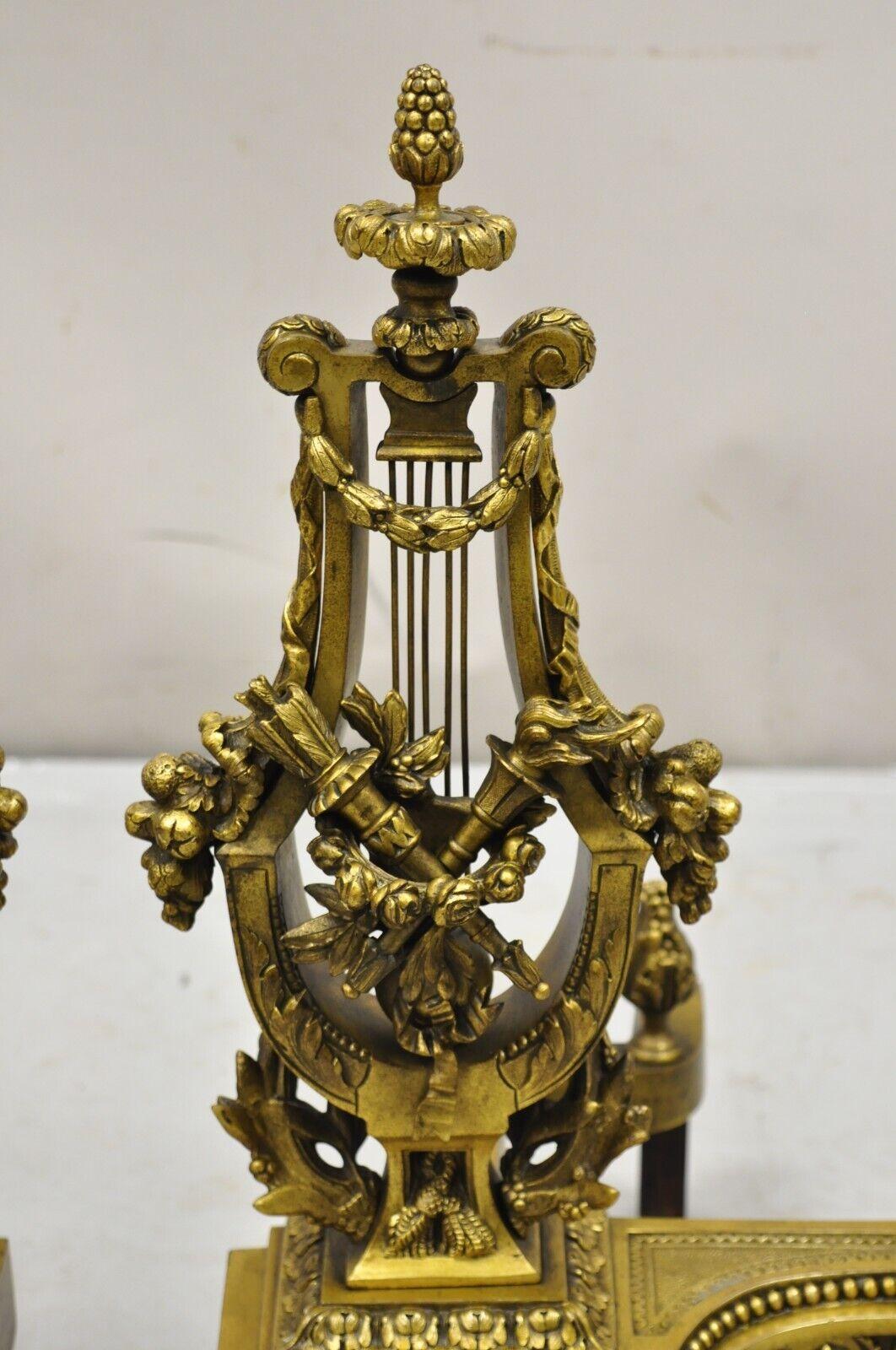 Calco Antique French Empire Neoclassical Bronze Figural Lyre Harp Andirons - una coppia in vendita
