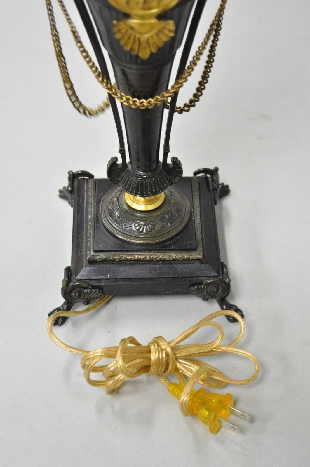 Antique French Empire Neoclassical Bronze & Marble Small Figural Table Lamp en vente 5