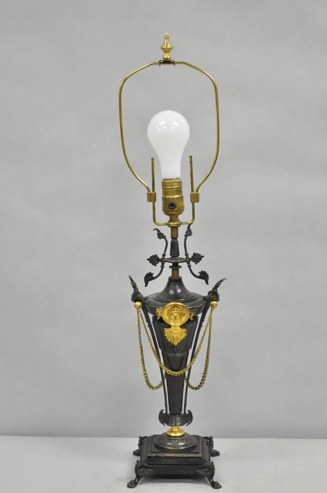 Antique French Empire Neoclassical Bronze & Marble Small Figural Table Lamp en vente 6