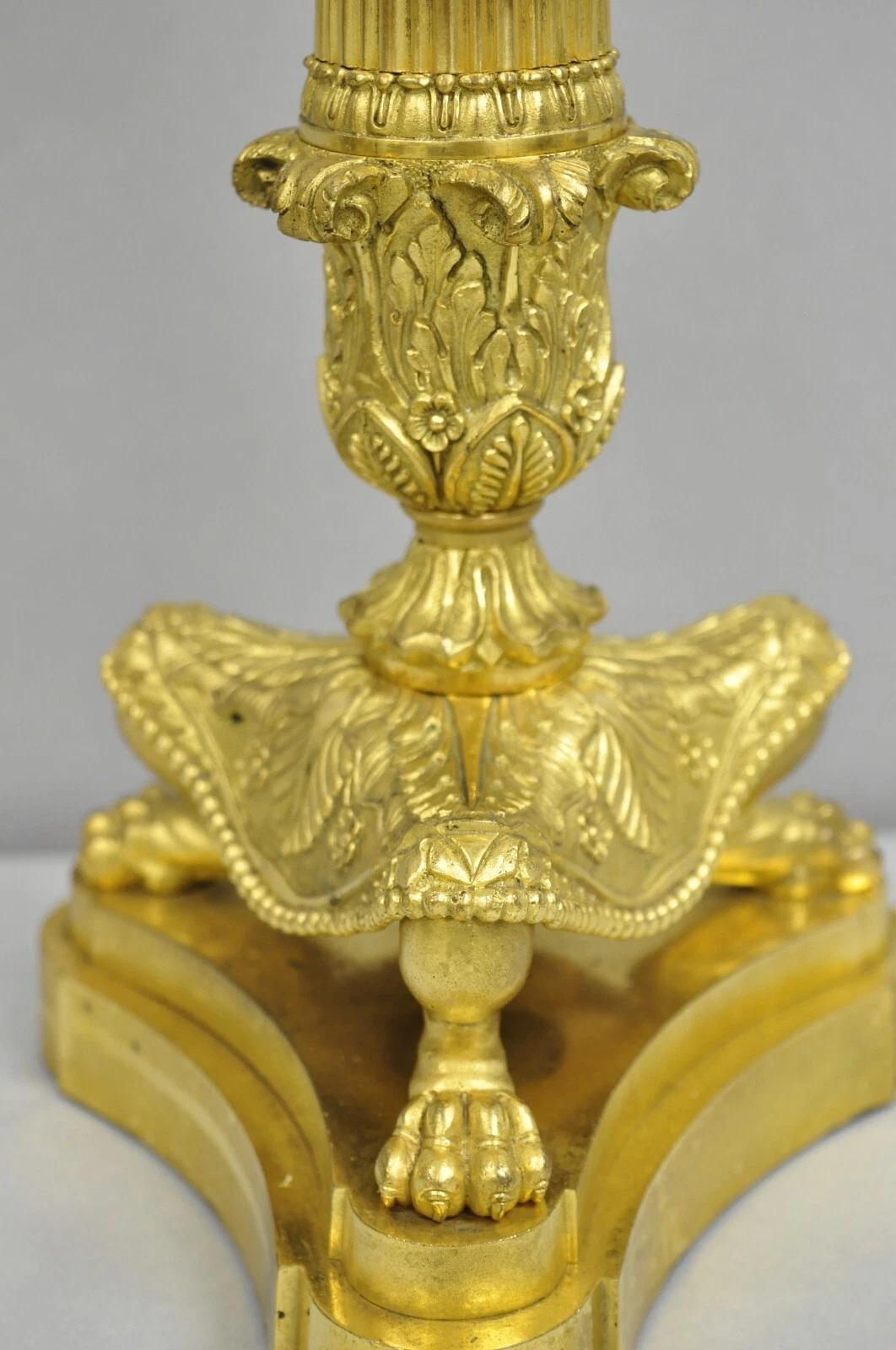 Ancienne lampe de bureau à colonne figurative néoclassique Empire français en bronze doré Bon état - En vente à Philadelphia, PA