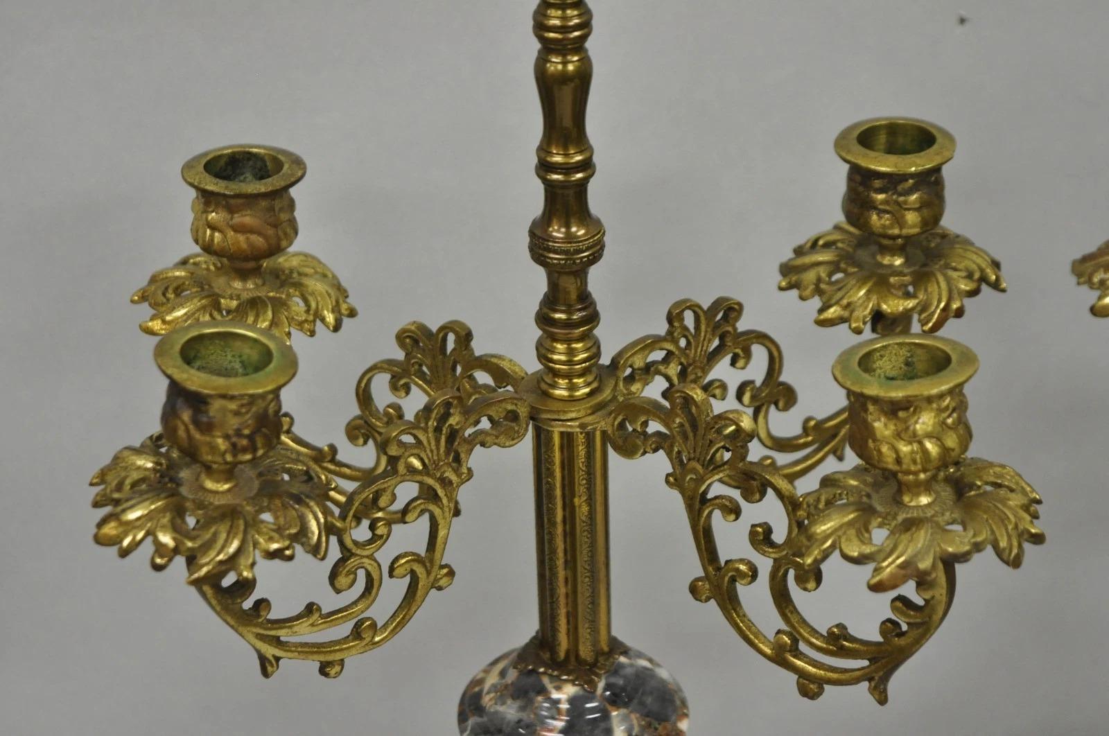 Antique French Empire Neoclassical Urna de mármol Candelabro de latón Lámpara de mesa Pareja en Bueno estado para la venta en Philadelphia, PA