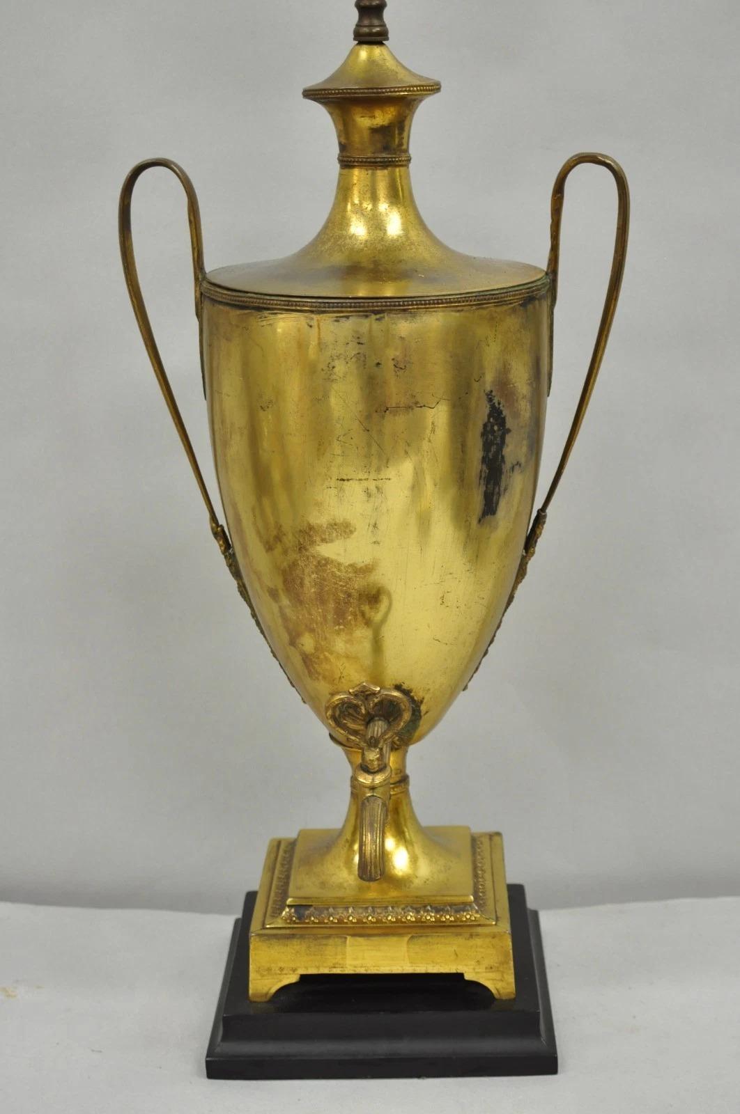 Inconnu Antique Lampe de table à Urne Samovar en laiton patiné Empire Français Néoclassique en vente