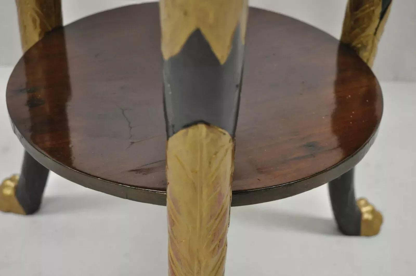 Ancienne table centrale néoclassique de style Empire français à plateau rond en marbre sculpté d'aigle en vente 2