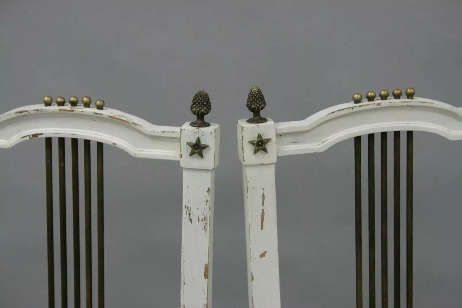 Antike französische Empire-Beistellstühle im neoklassischen Empire-Stil aus Messing mit Harfe und Leier, Paar im Zustand „Gut“ im Angebot in Philadelphia, PA