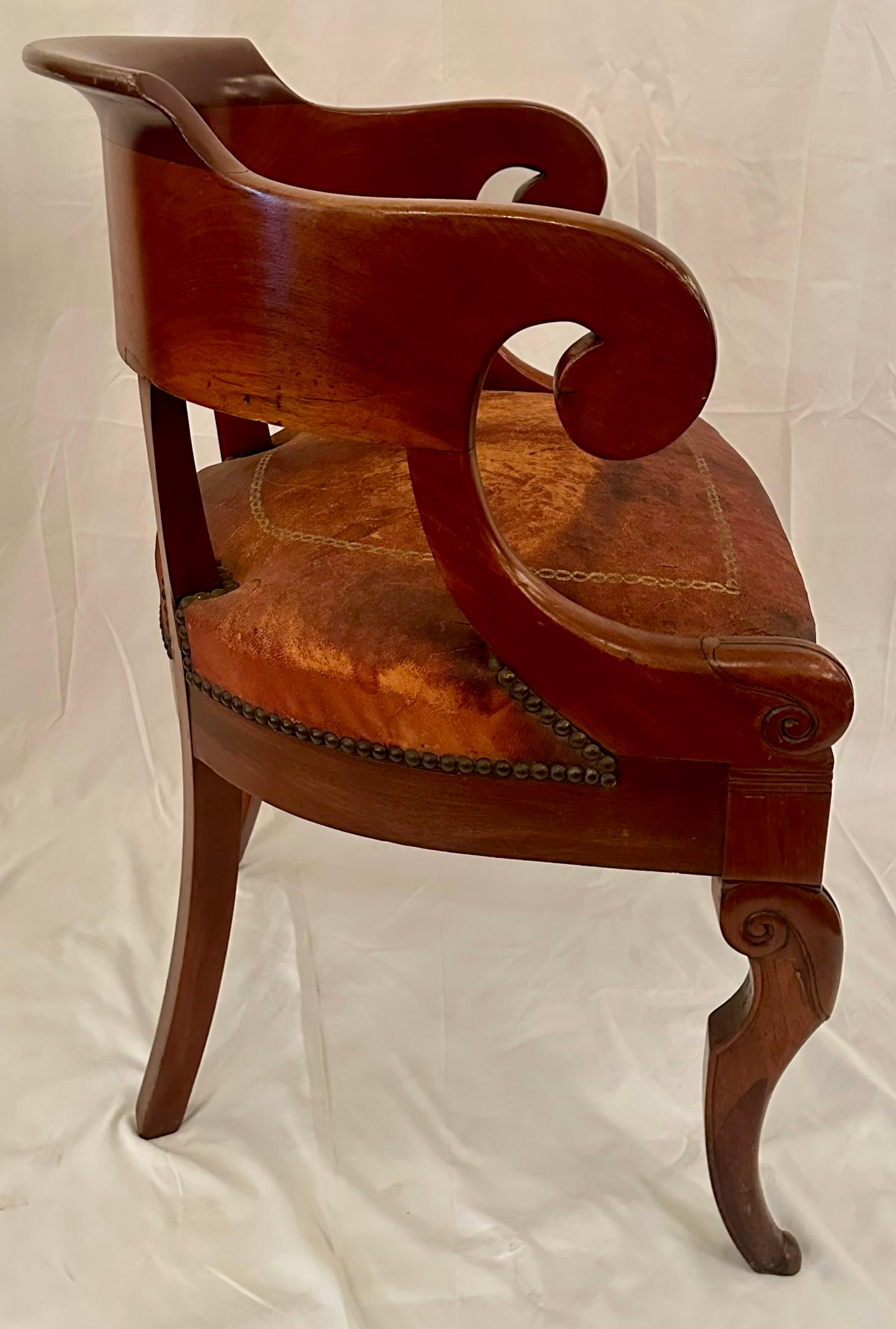 Antiker französischer Empire-Schreibtischstuhl aus Mahagoni, CIRCA 1810-1820. (19. Jahrhundert) im Angebot