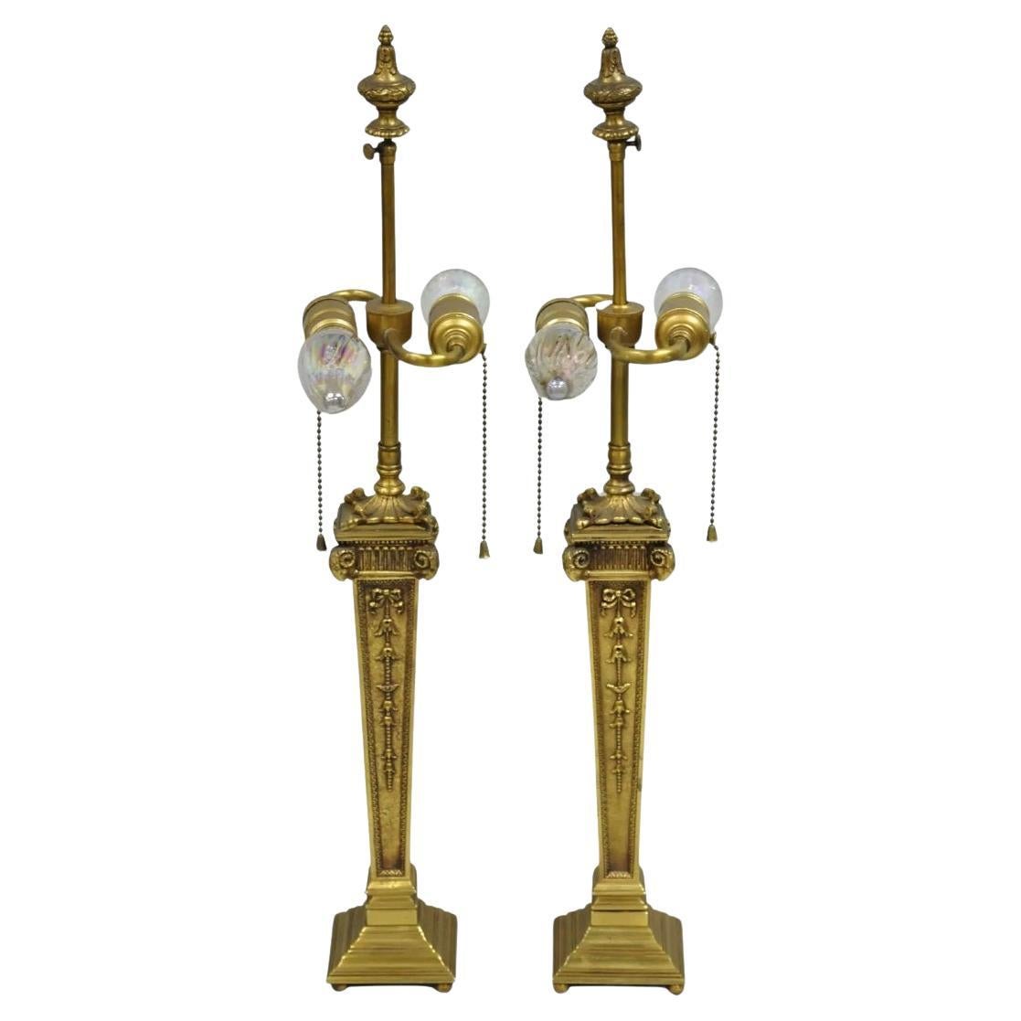 Antike französische Empire-Regency- Widderkopf-Tischlampen aus Bronze, Paar