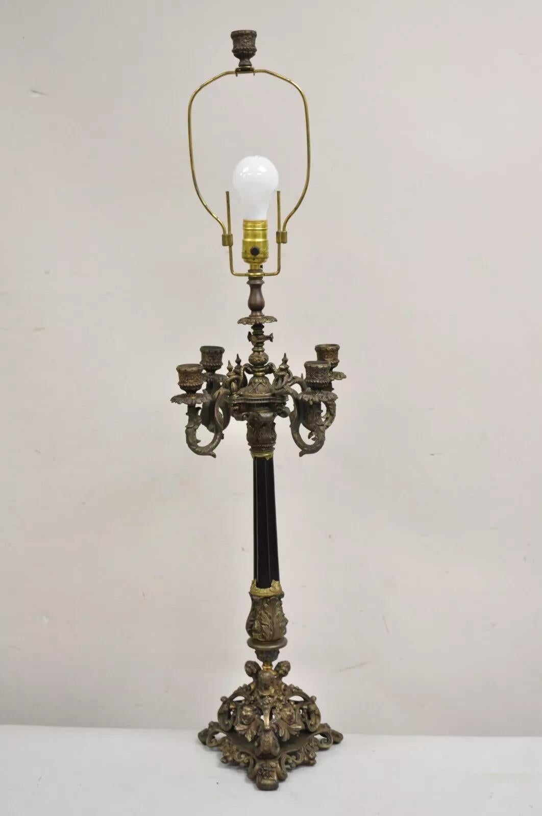 Ancienne lampe de bureau chandelier figuratif en métal doré de style Empire français Renaissance en vente 6