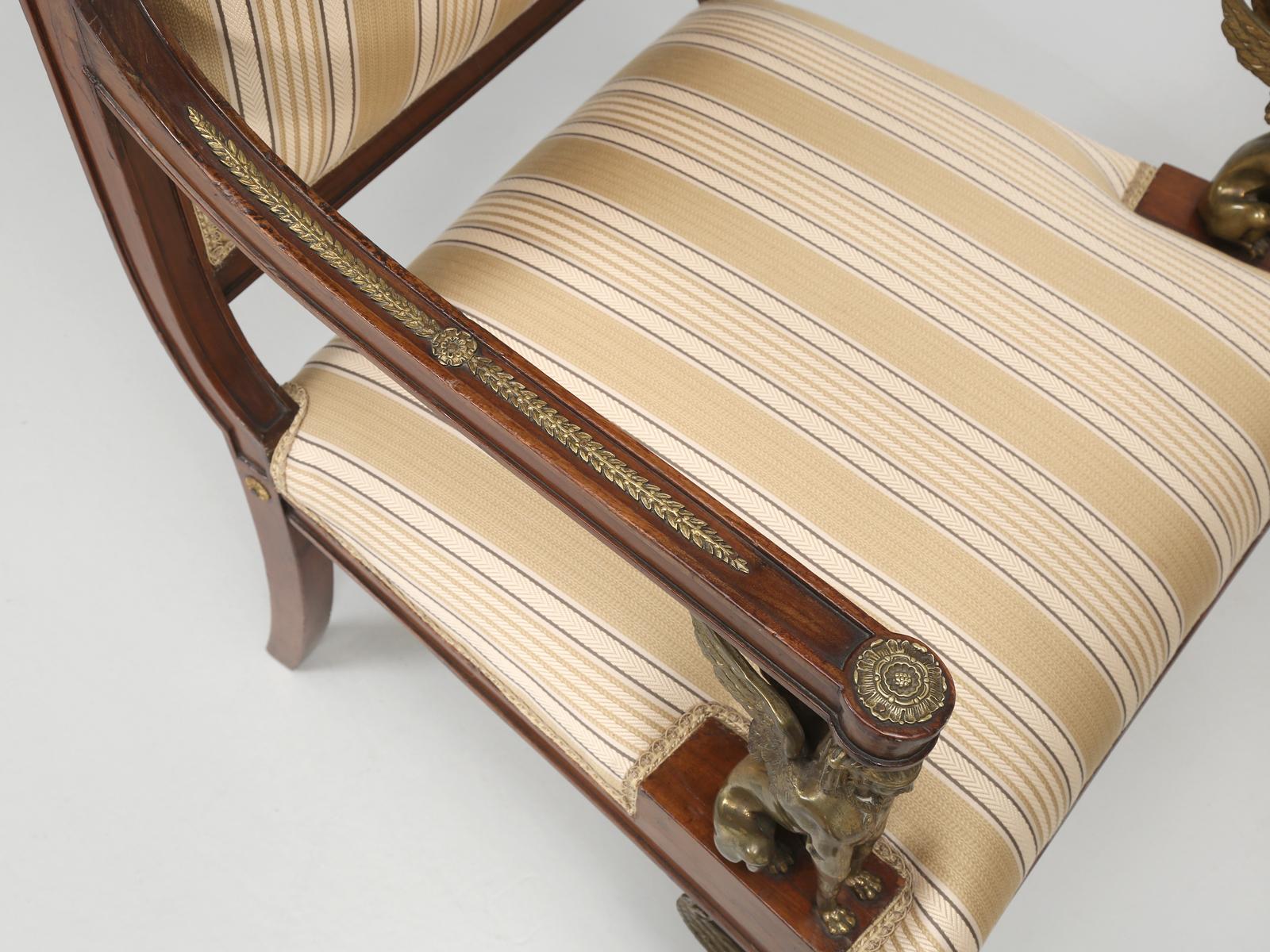 Français Anciennes fauteuils de style néo-empire français en acajou de qualité exceptionnelle  en vente