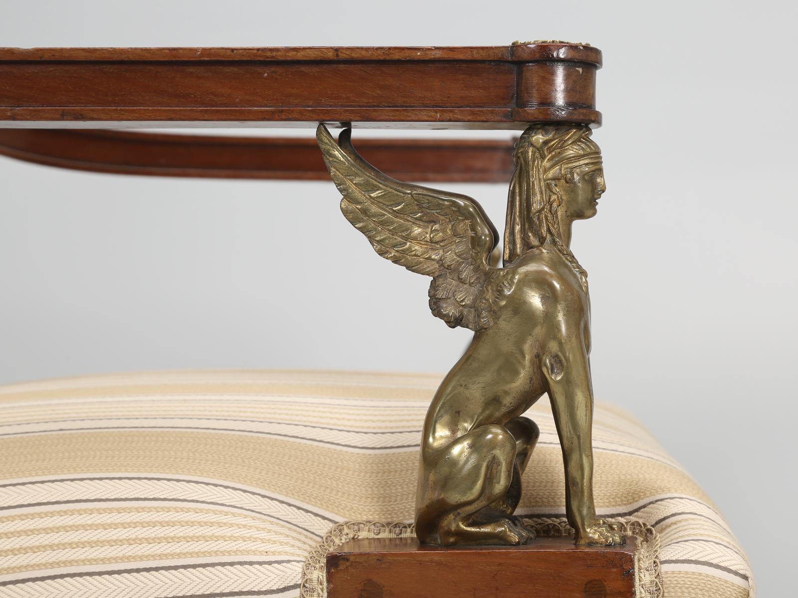 Antike französische Empire-Revival-Sessel aus Mahagoni mit außergewöhnlicher Qualität  (Mittleres 19. Jahrhundert) im Angebot