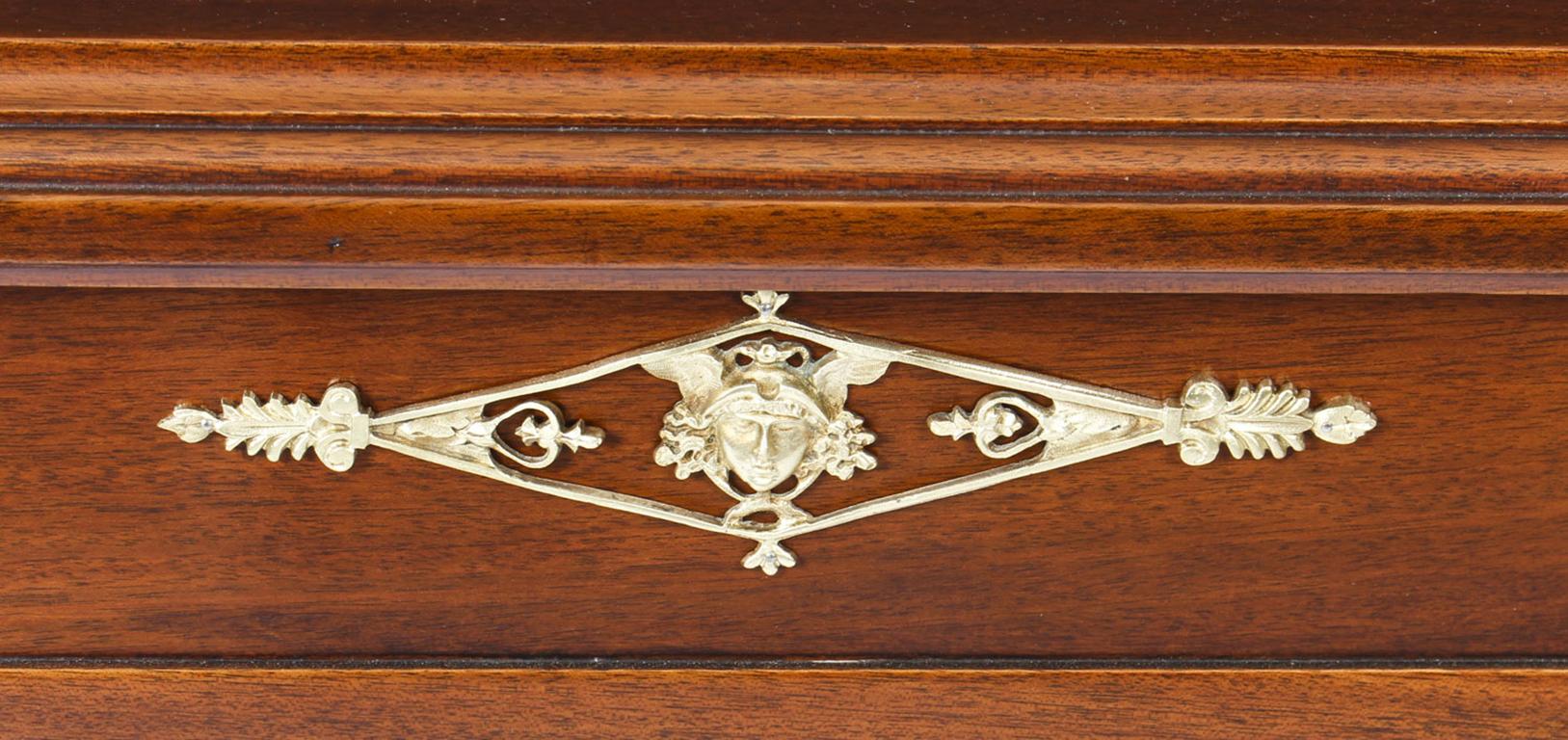 Bureau ancien de style néo-empire français monté en bronze doré, XIXe siècle en vente 9