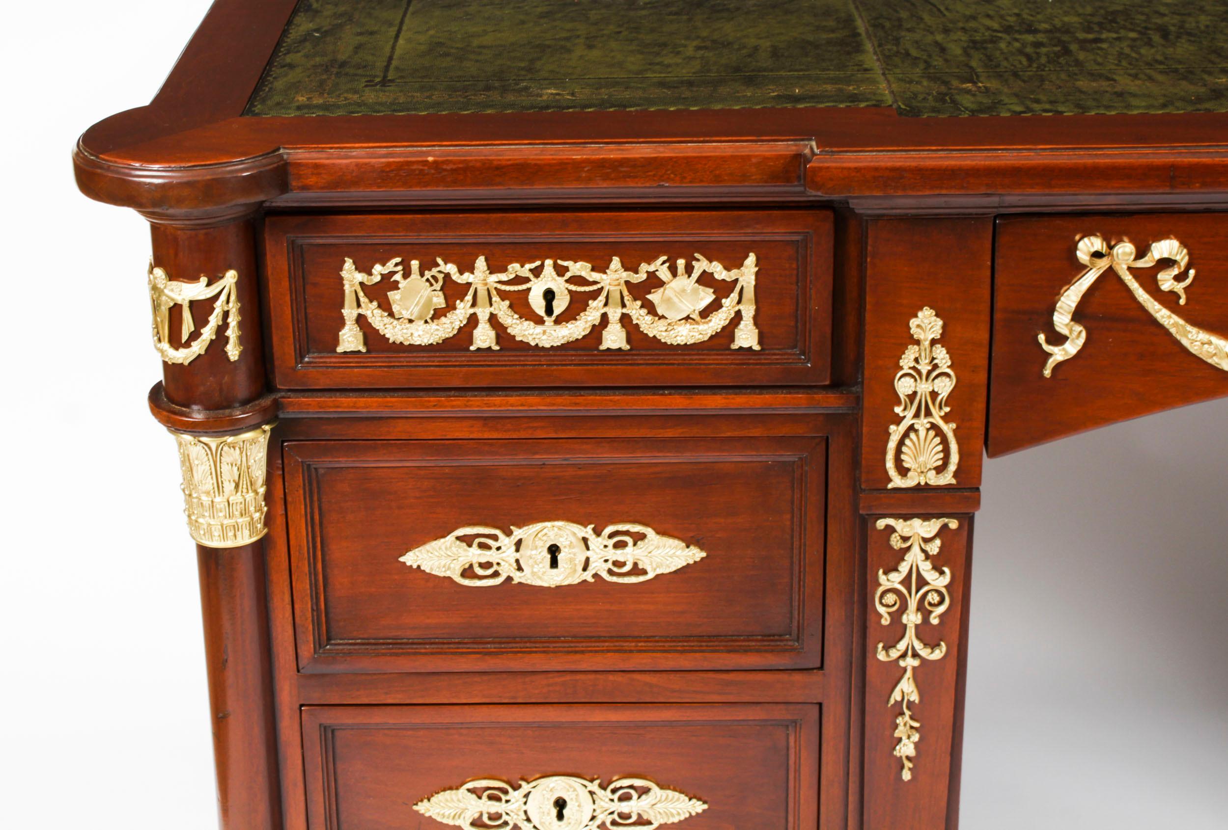 Bureau de partenaire néo-empire français ancien monté en bronze doré 19ème siècle en vente 4