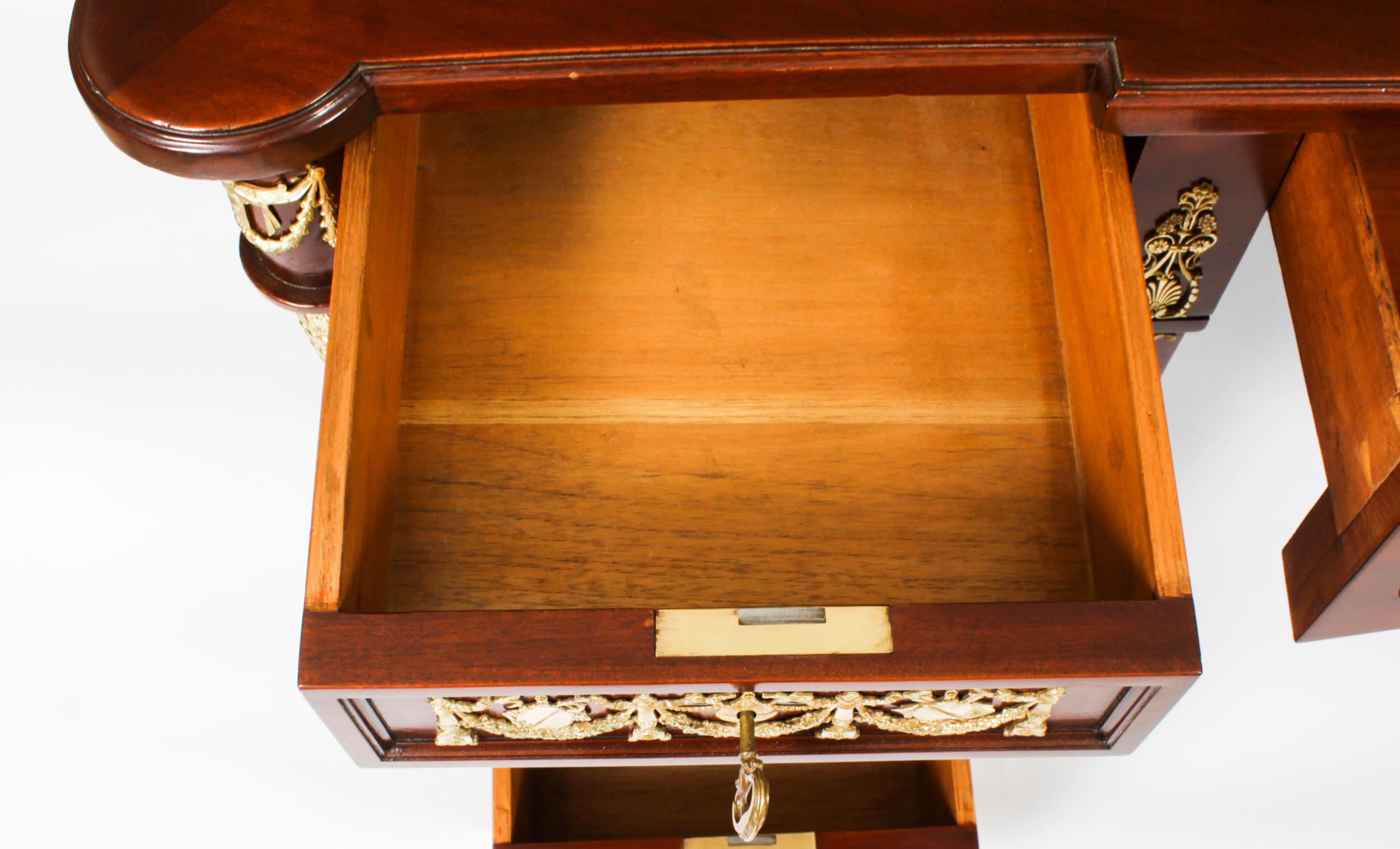 Bureau de partenaire néo-empire français ancien monté en bronze doré 19ème siècle en vente 8