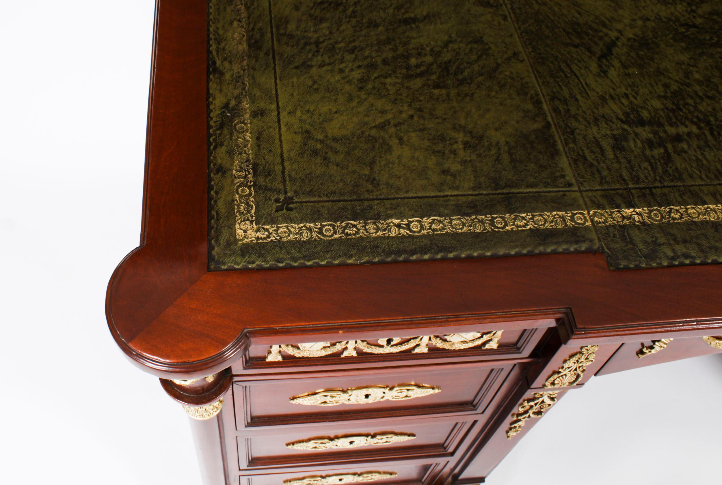 Bureau de partenaire néo-empire français ancien monté en bronze doré 19ème siècle en vente 1
