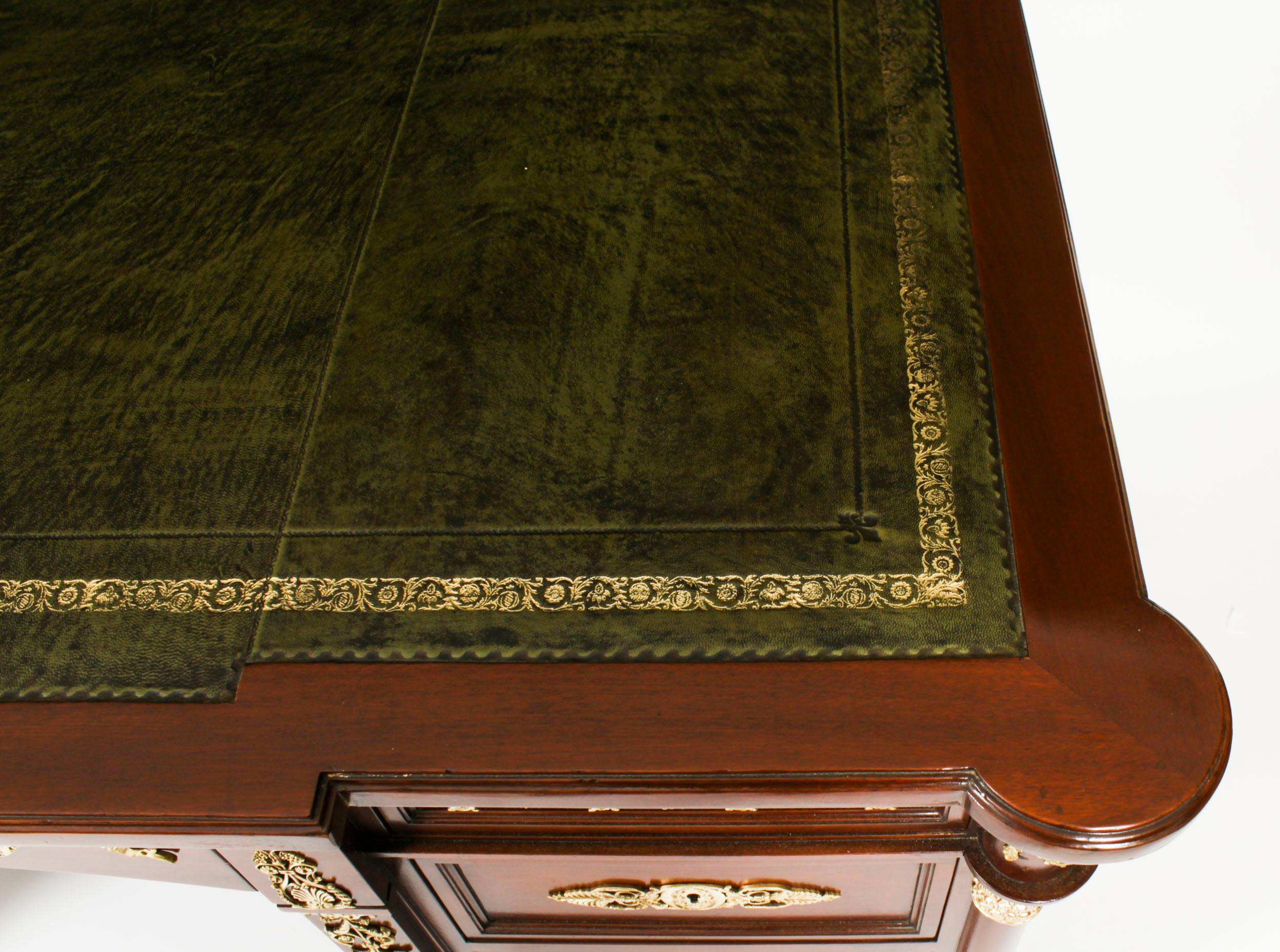 Bureau de partenaire néo-empire français ancien monté en bronze doré 19ème siècle en vente 2