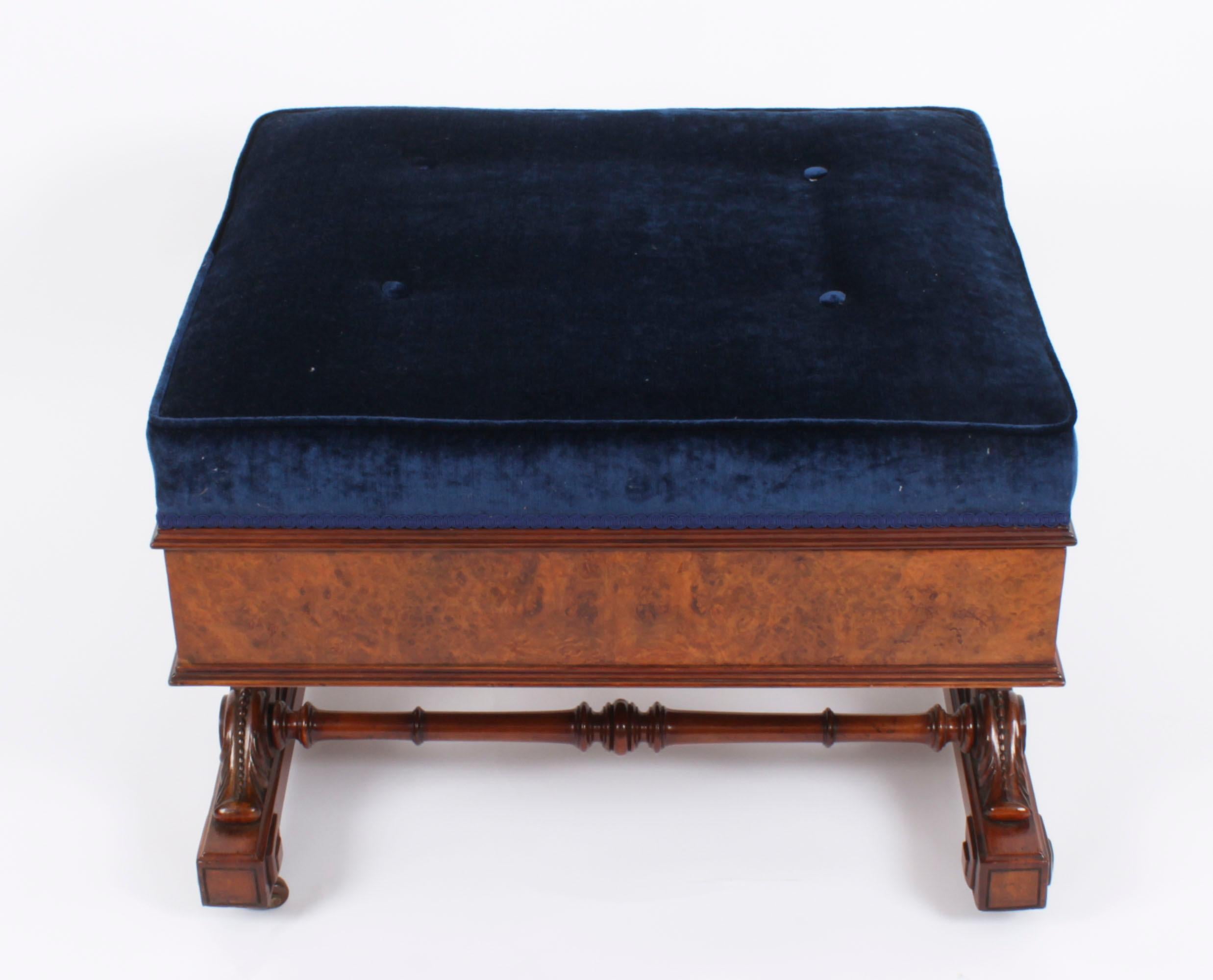 Ancienne table basse ottomane française style Empire avec assise fenêtre vers 19ème siècle Bon état - En vente à London, GB