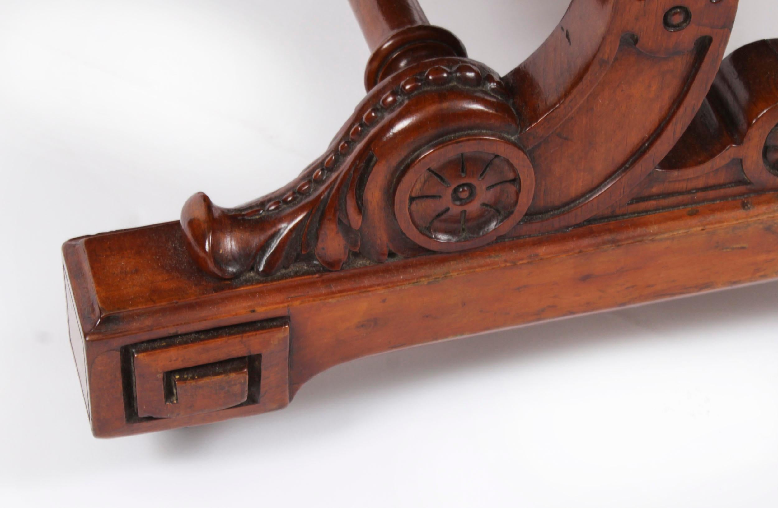 Ancienne table basse ottomane française style Empire avec assise fenêtre vers 19ème siècle en vente 1