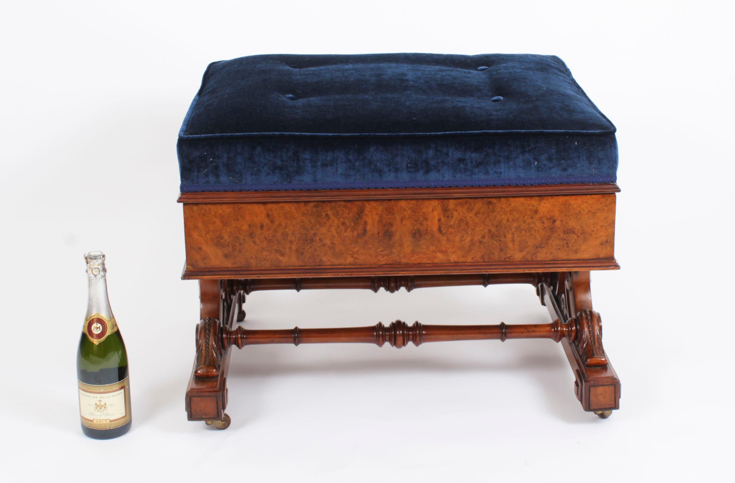 Ancienne table basse ottomane française style Empire avec assise fenêtre vers 19ème siècle en vente 3