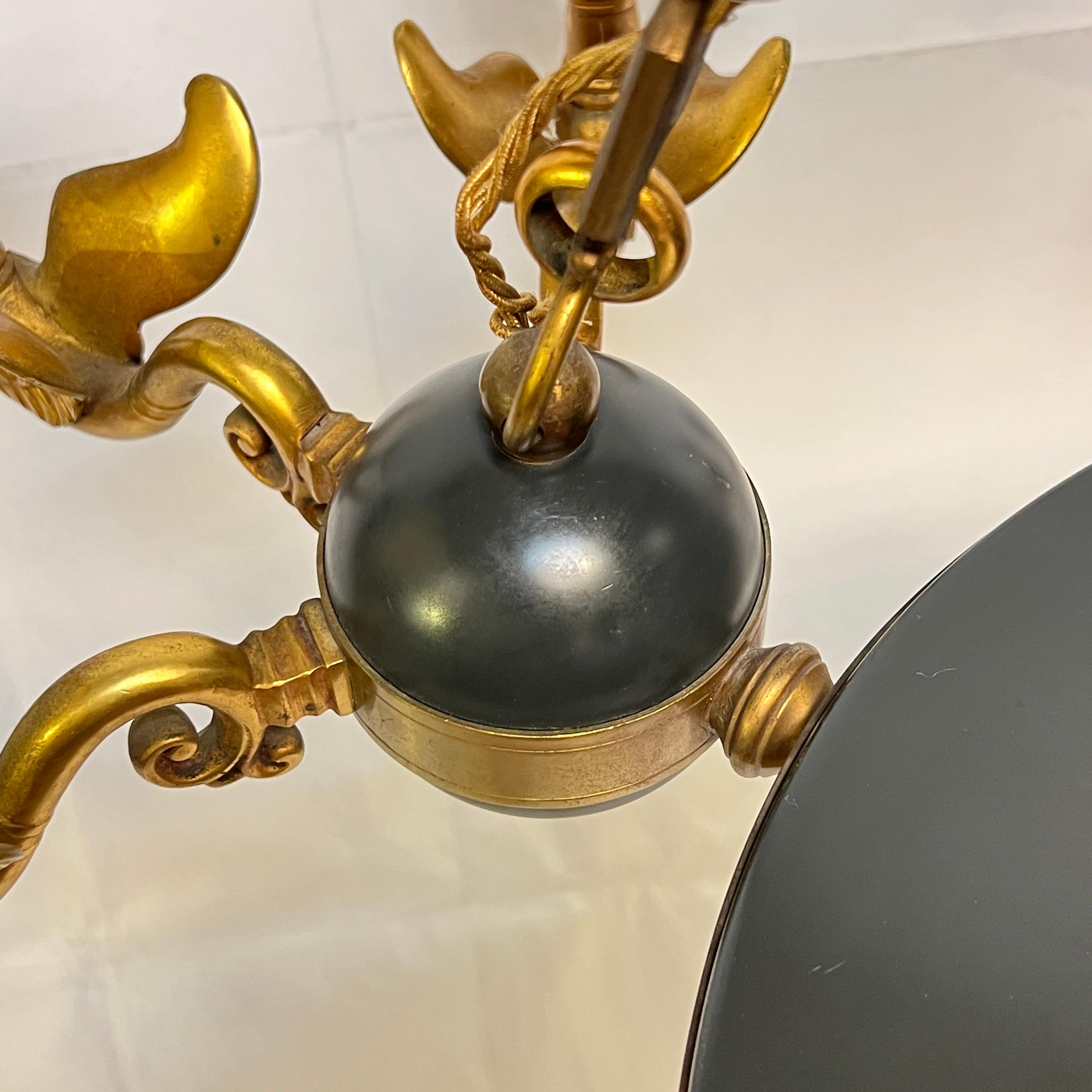 Antique French Empire Style 12-Light vergoldet und patiniert Bronze Kronleuchter im Angebot 2