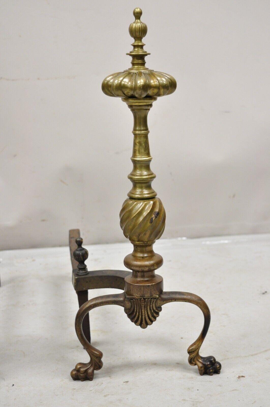 Paire de chenets anciens de style Empire français en bronze et laiton à colonne spiralée en vente 4